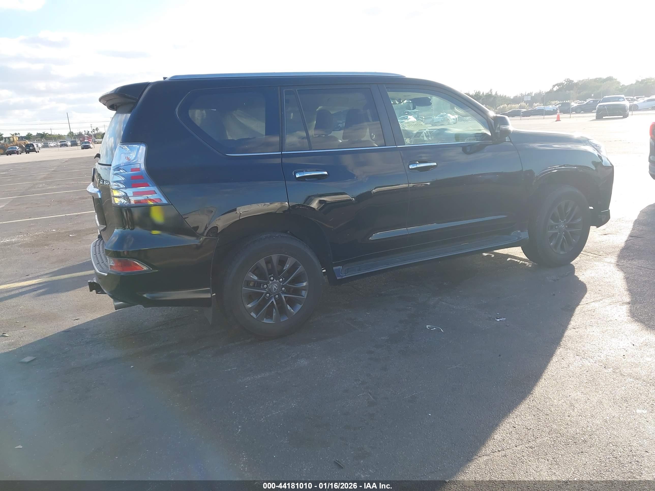 LEXUS GX image 4