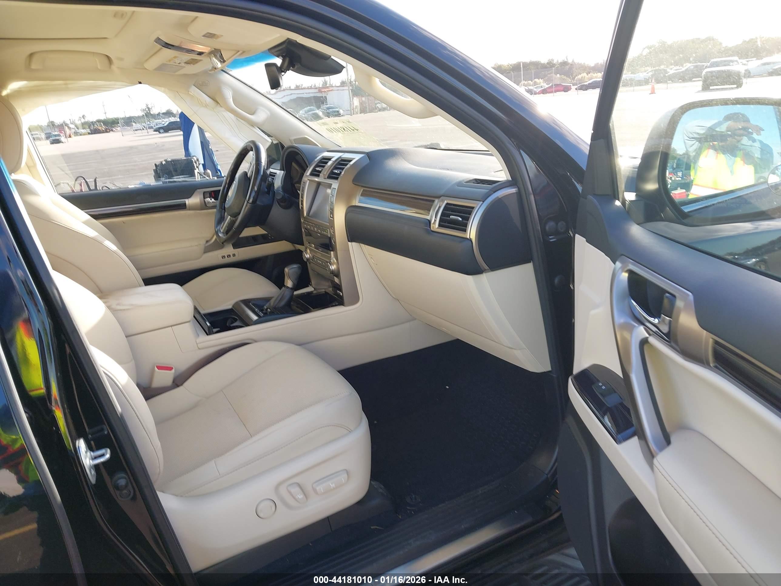 LEXUS GX image 5