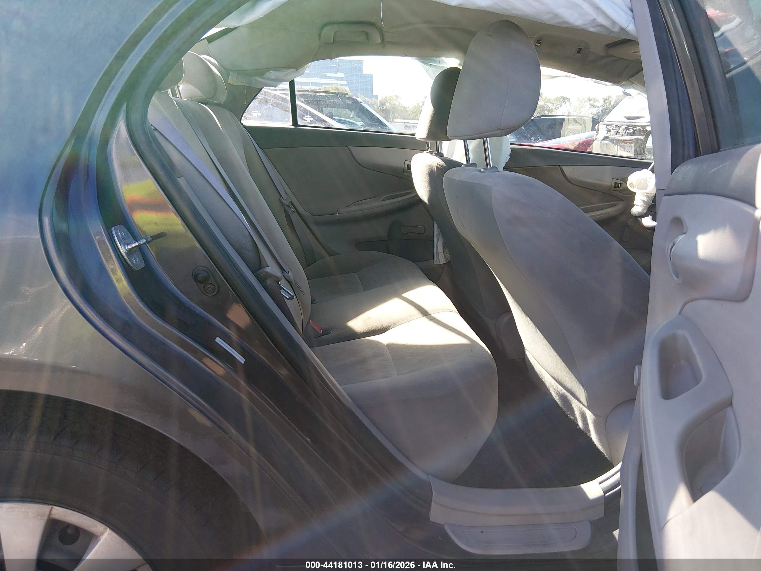 TOYOTA COROLLA image 8