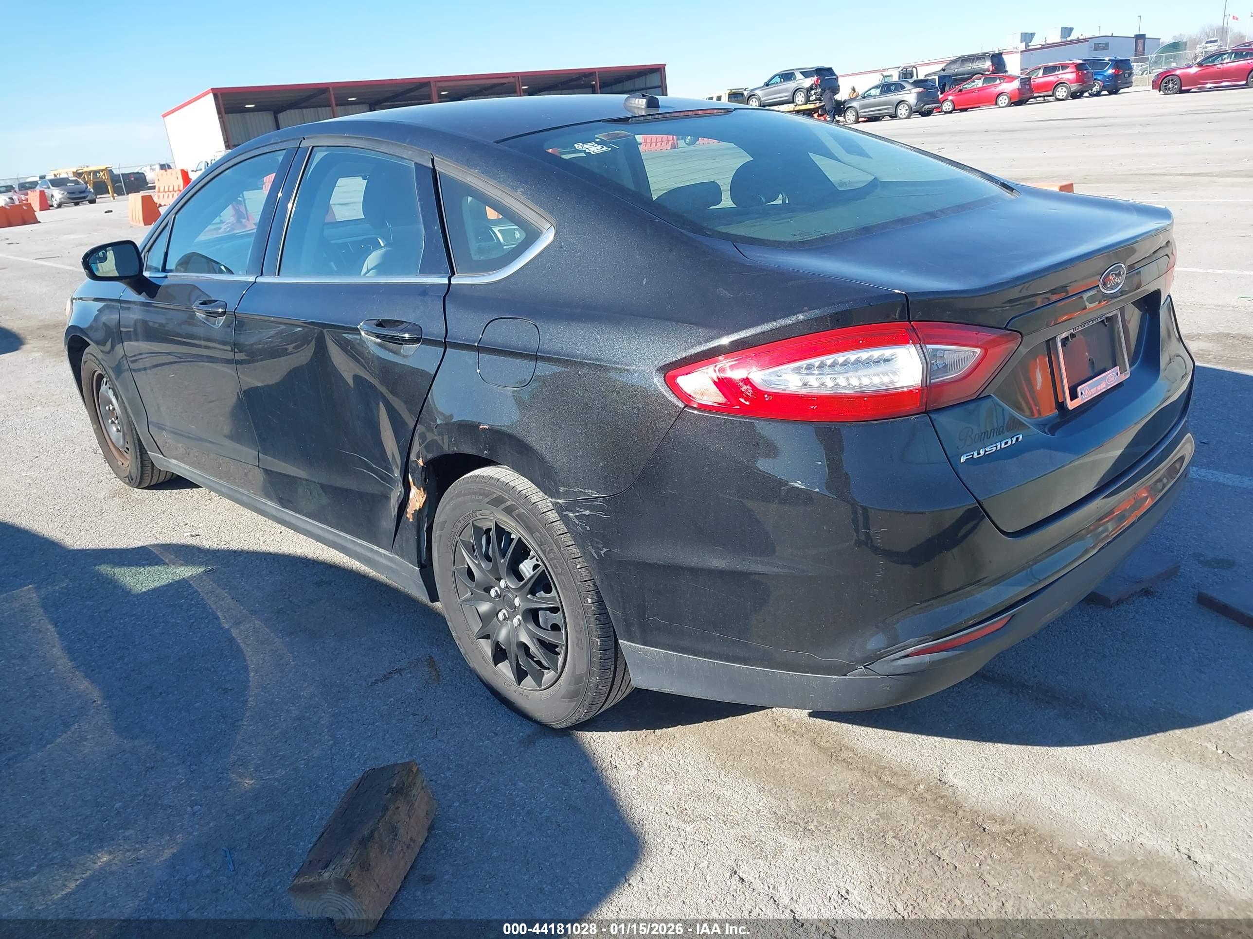 FORD FUSION image 3