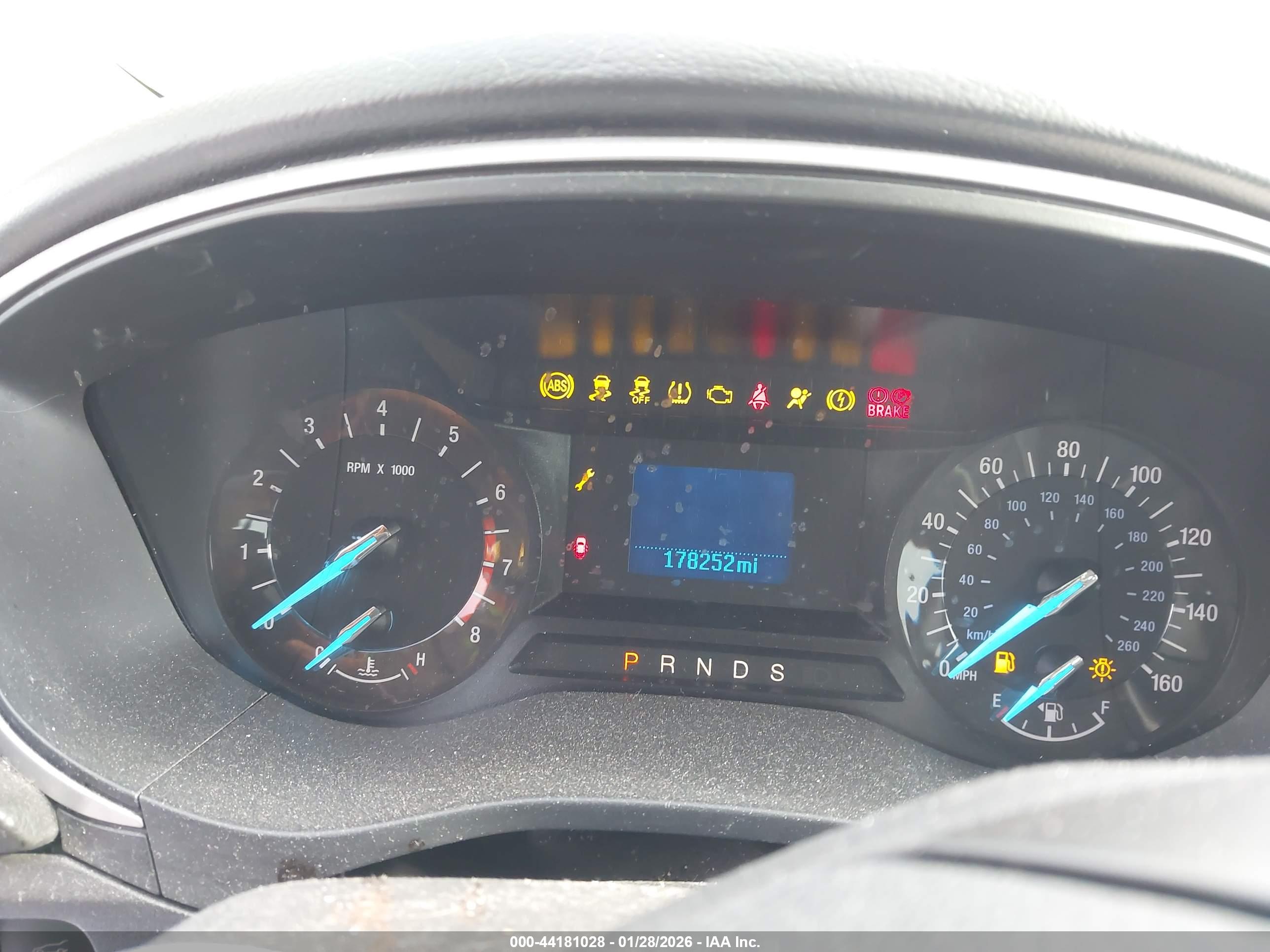 FORD FUSION image 7