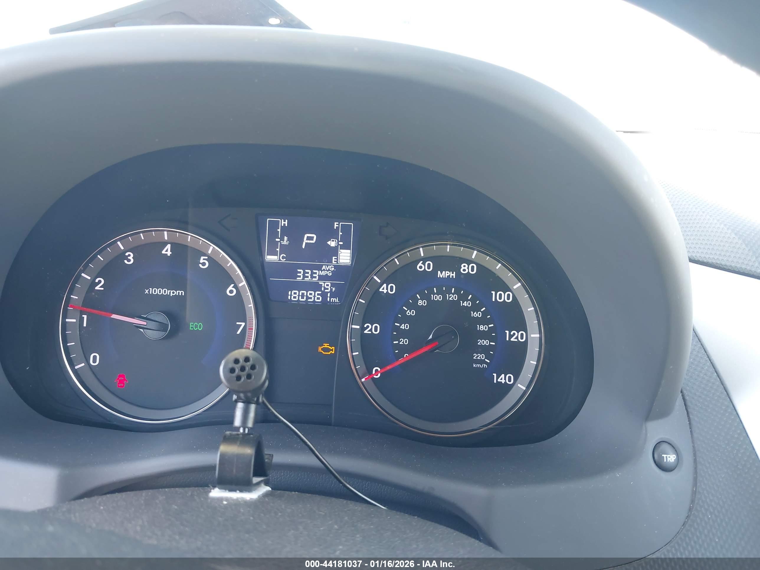 HYUNDAI ACCENT image 7