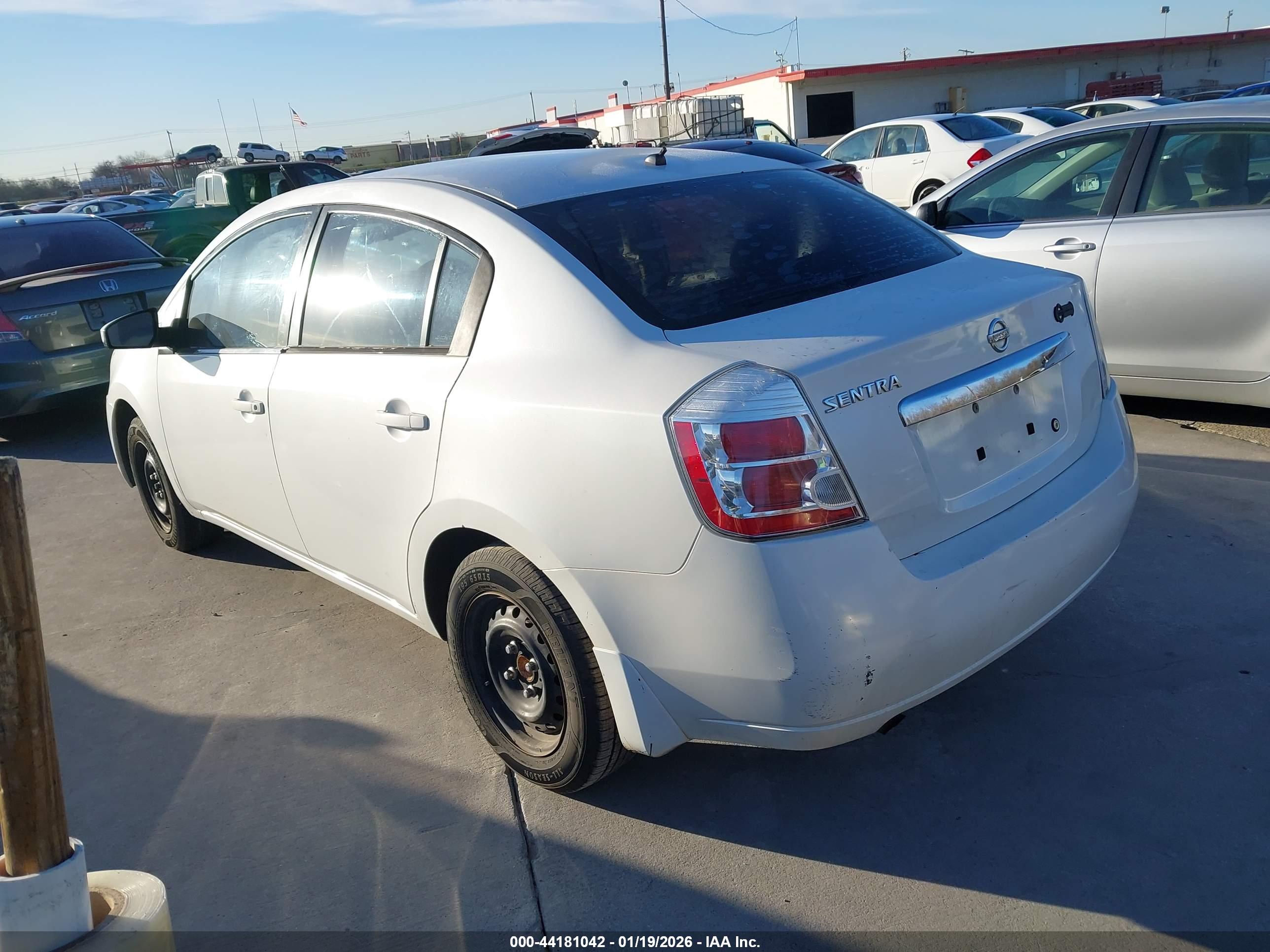 NISSAN SENTRA image 3