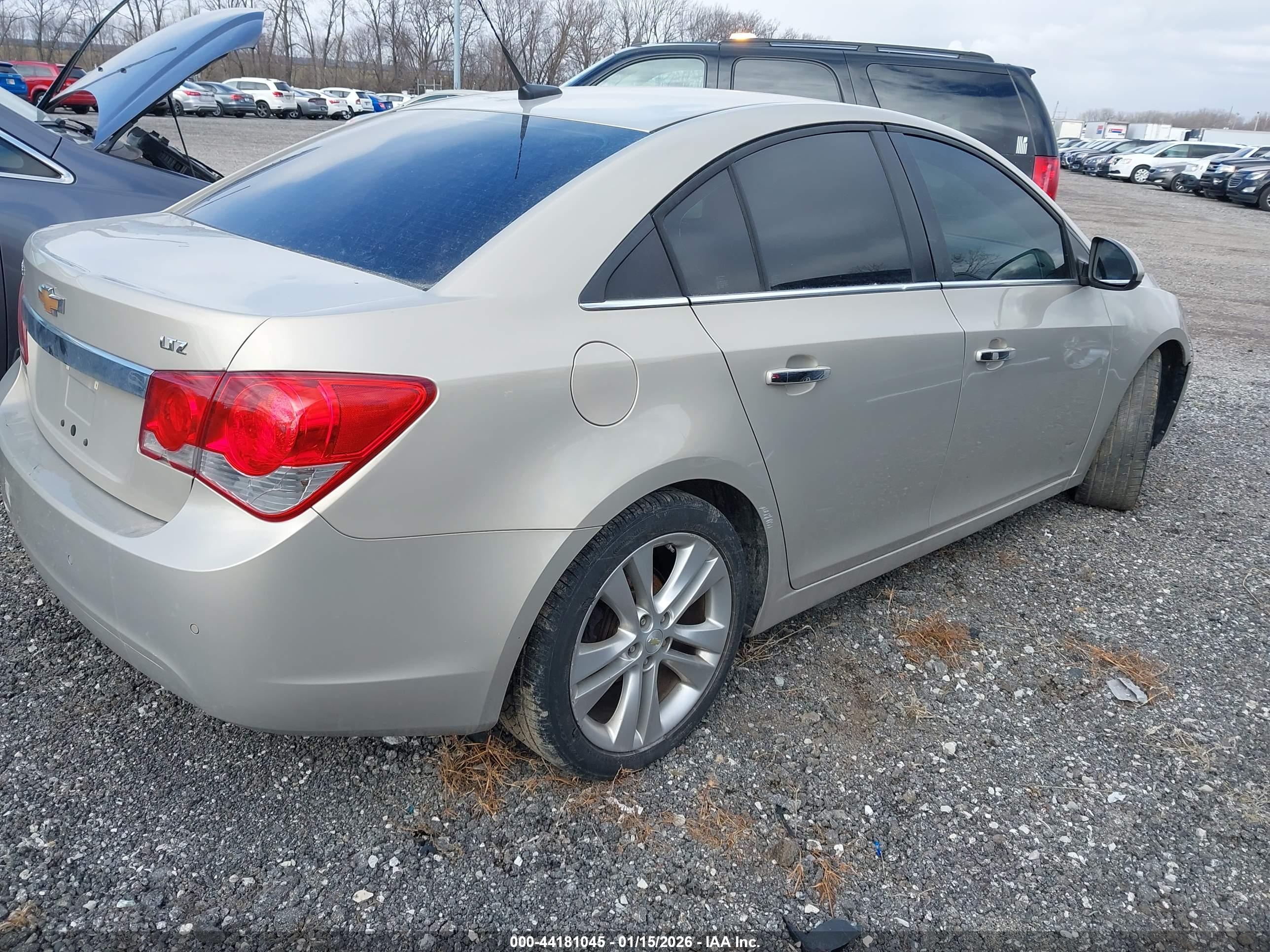 CHEVROLET CRUZE image 4