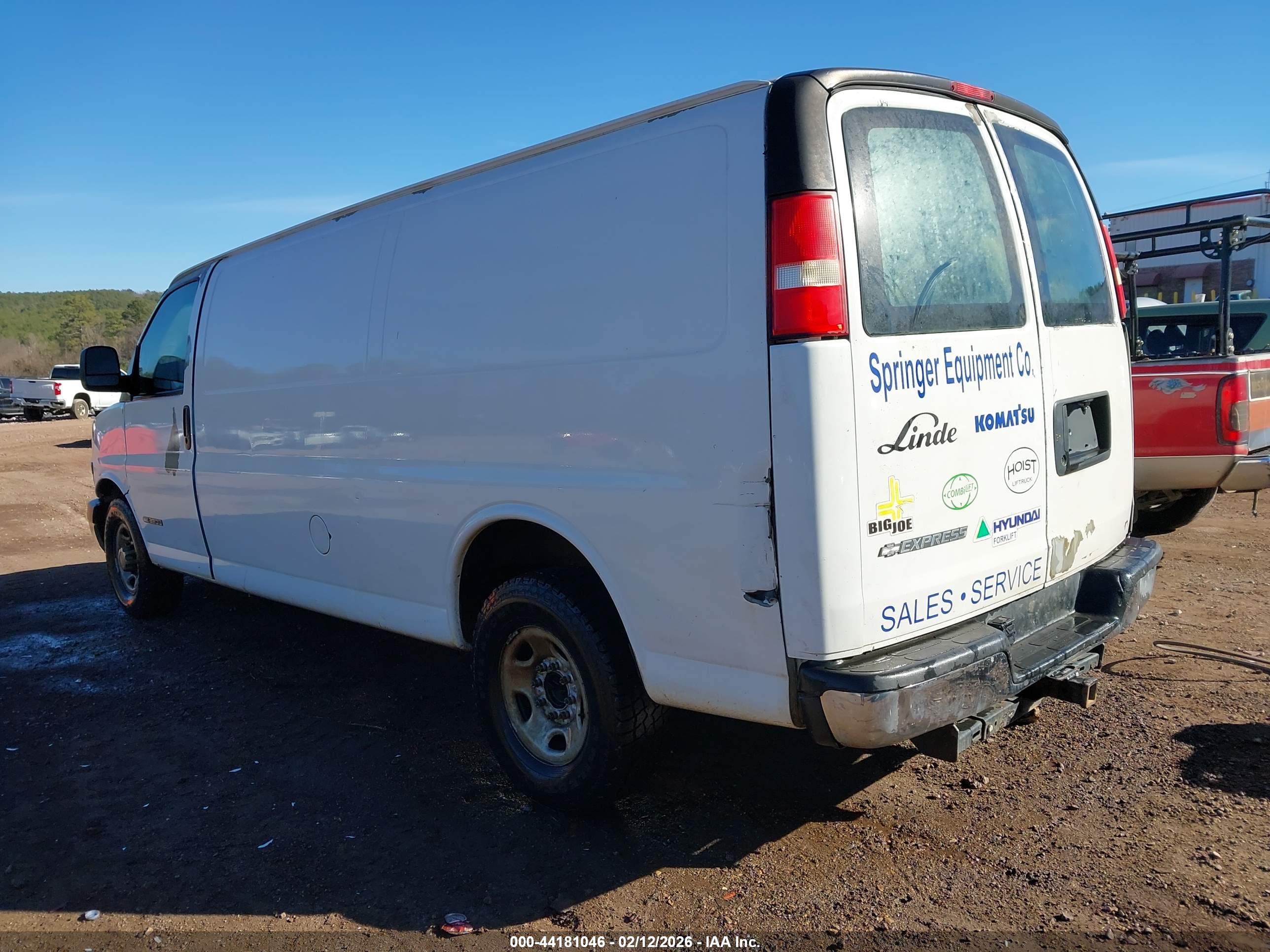 CHEVROLET EXPRESS image 3