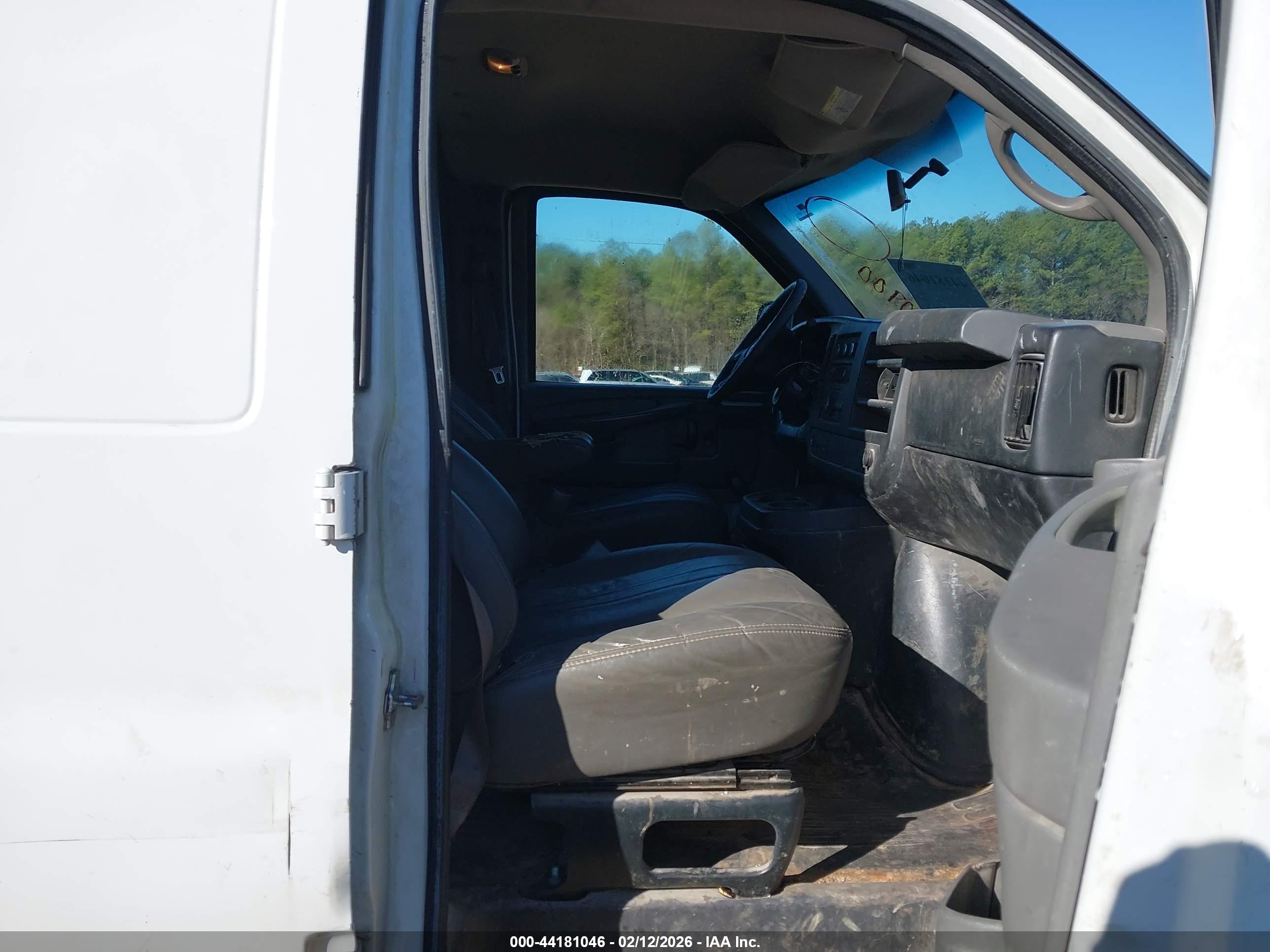 CHEVROLET EXPRESS image 5