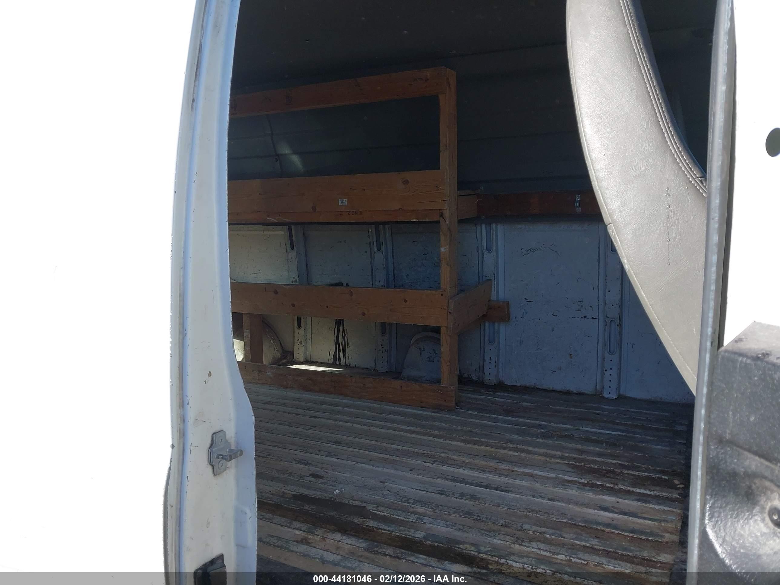 CHEVROLET EXPRESS image 8