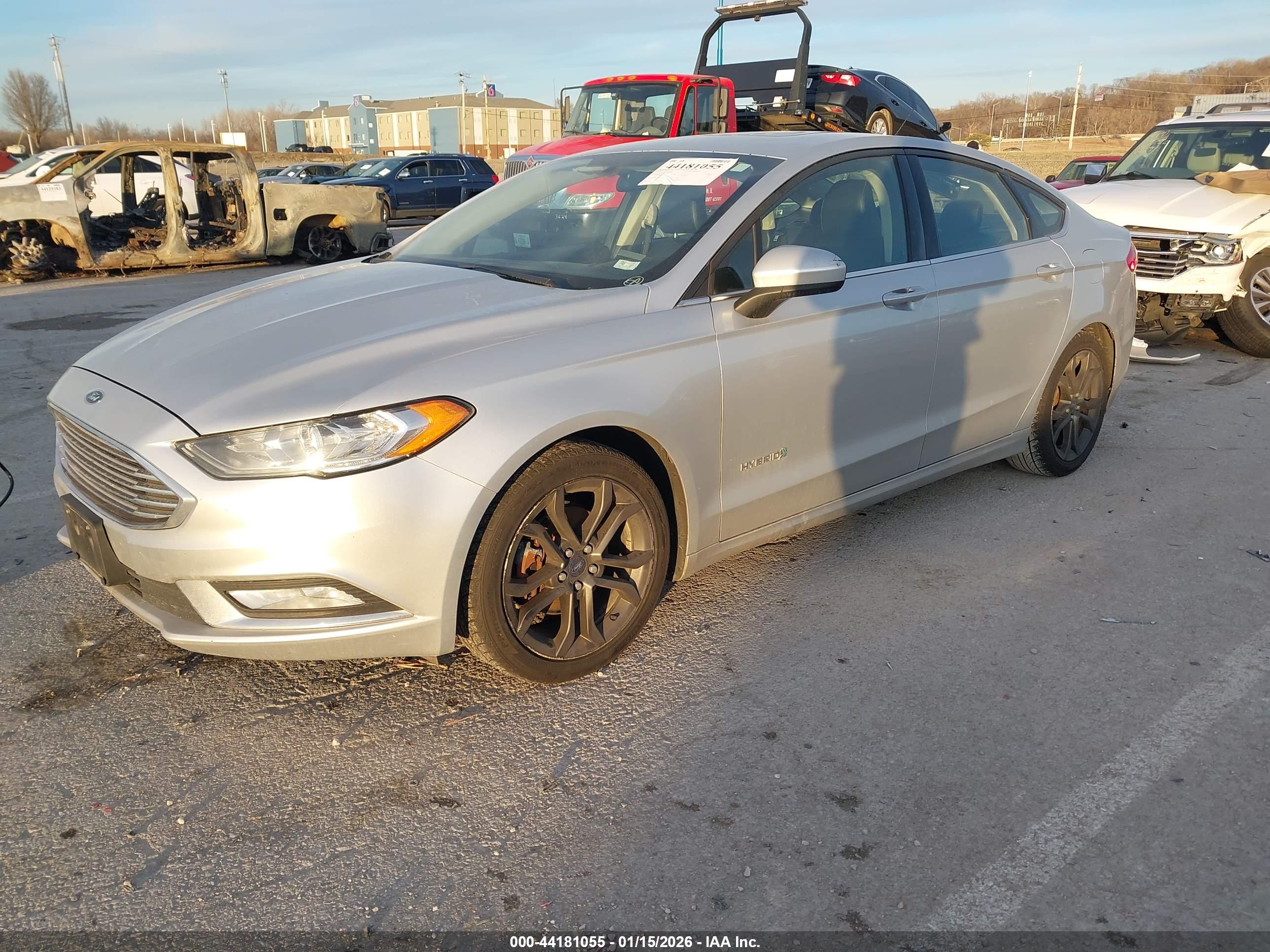 FORD FUSION image 2