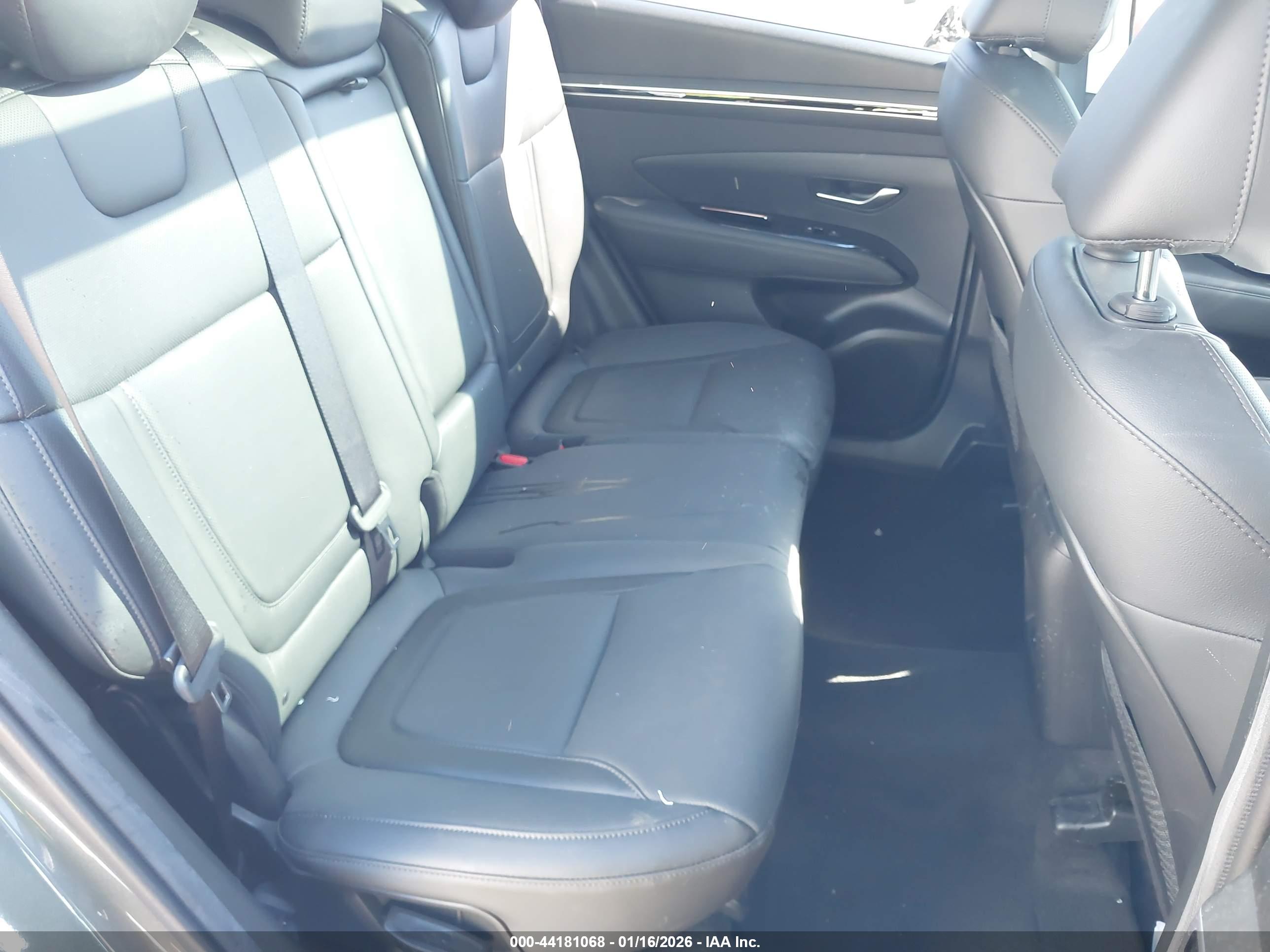 HYUNDAI TUCSON image 8