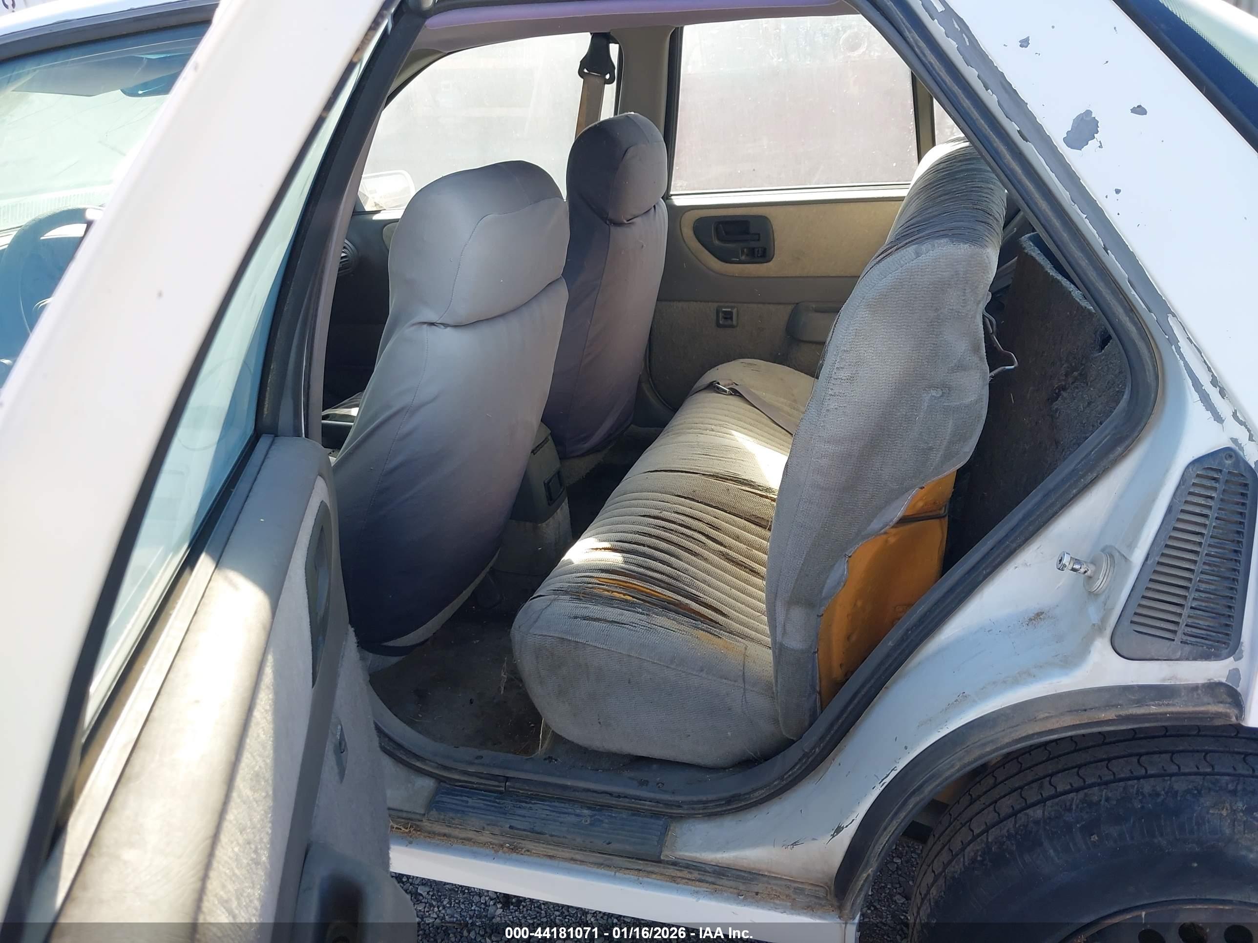 CHEVROLET CORSICA image 8