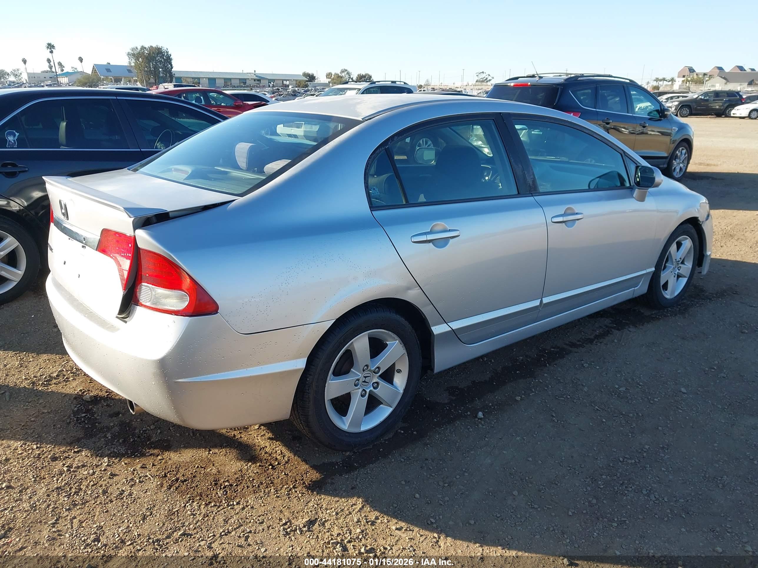 HONDA CIVIC image 4