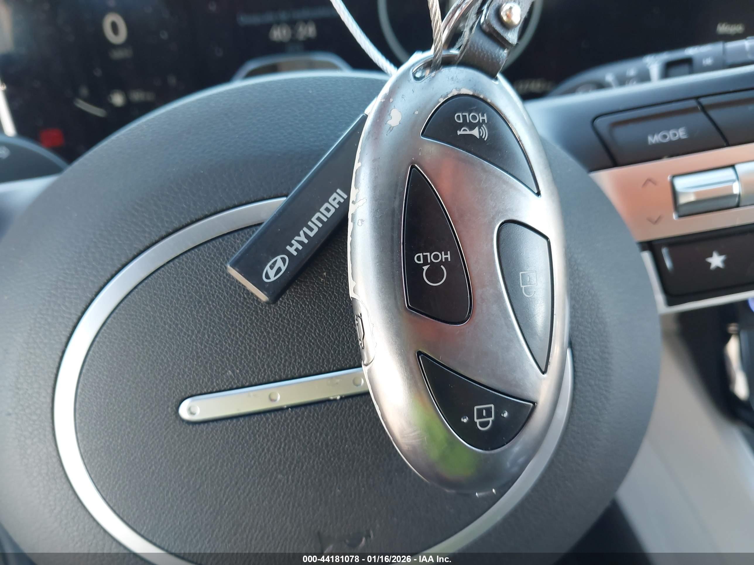 HYUNDAI TUCSON image 11