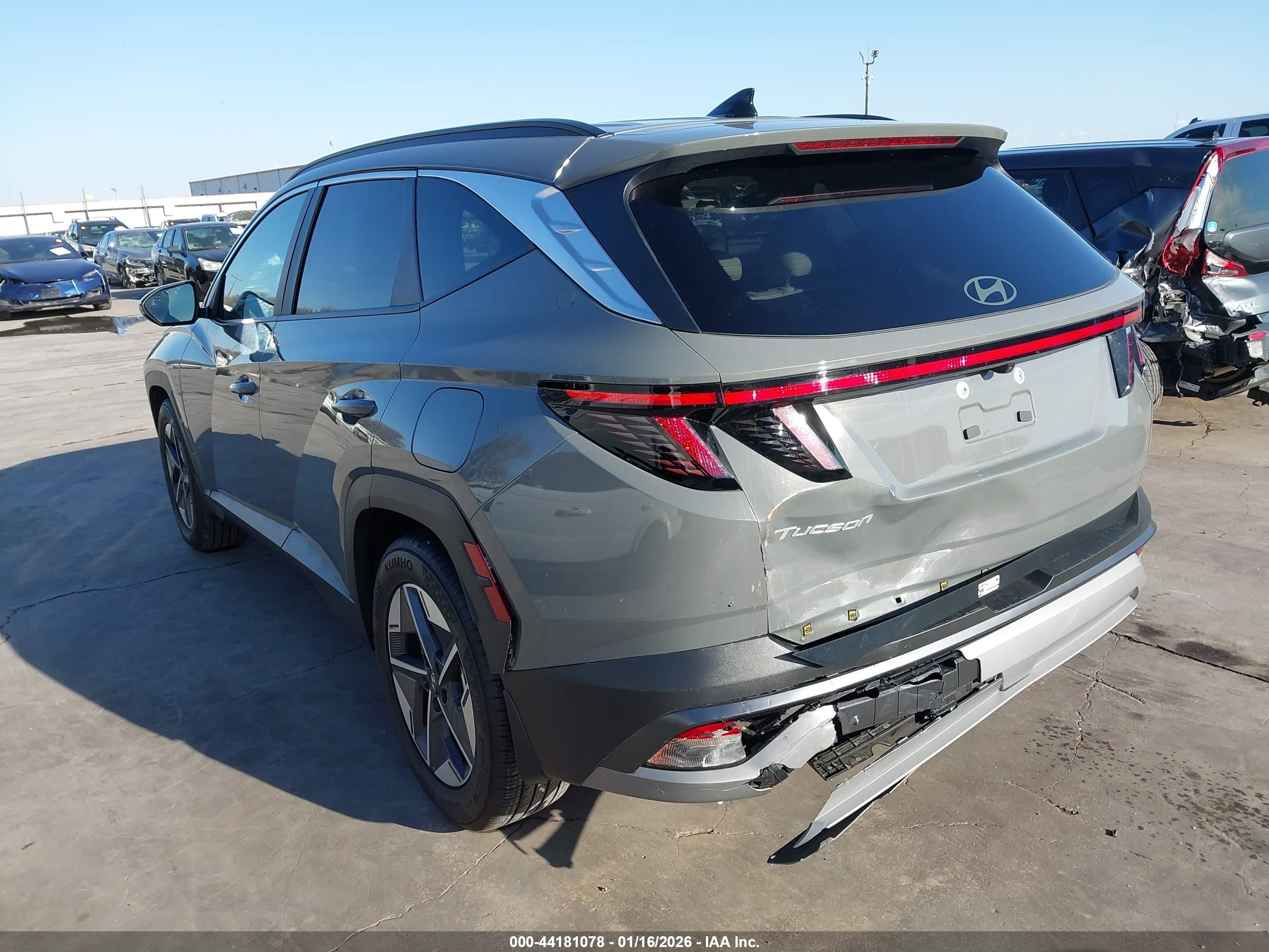 HYUNDAI TUCSON image 6