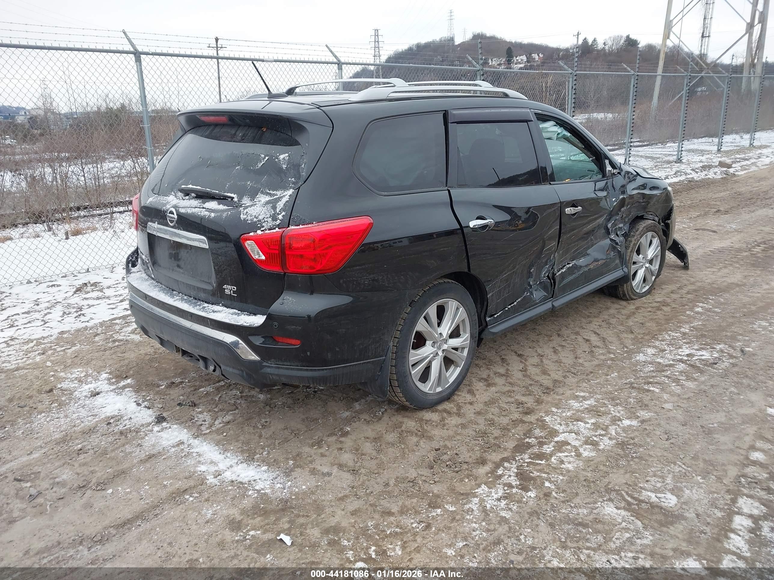 NISSAN PATHFINDER image 4