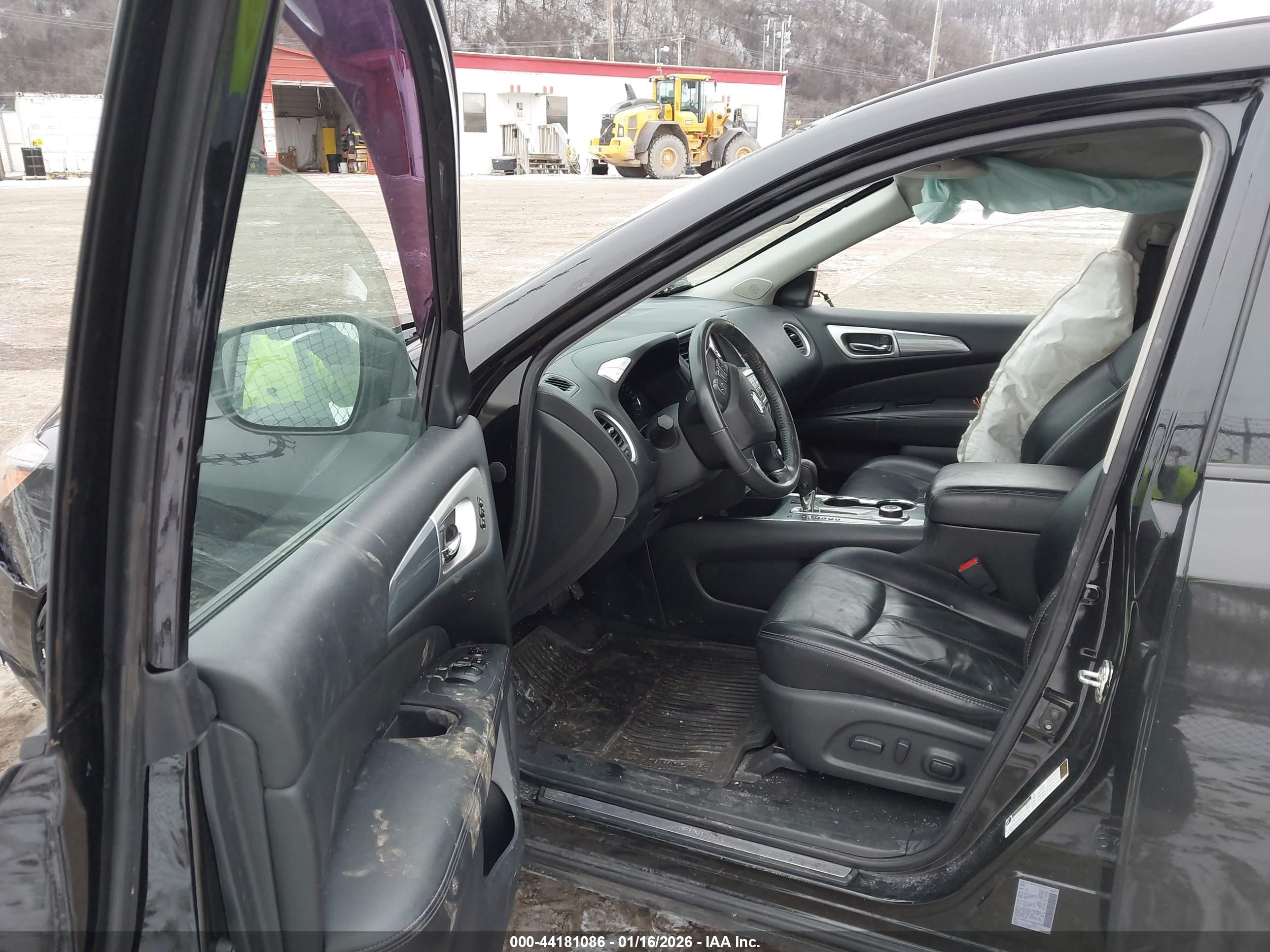 NISSAN PATHFINDER image 5