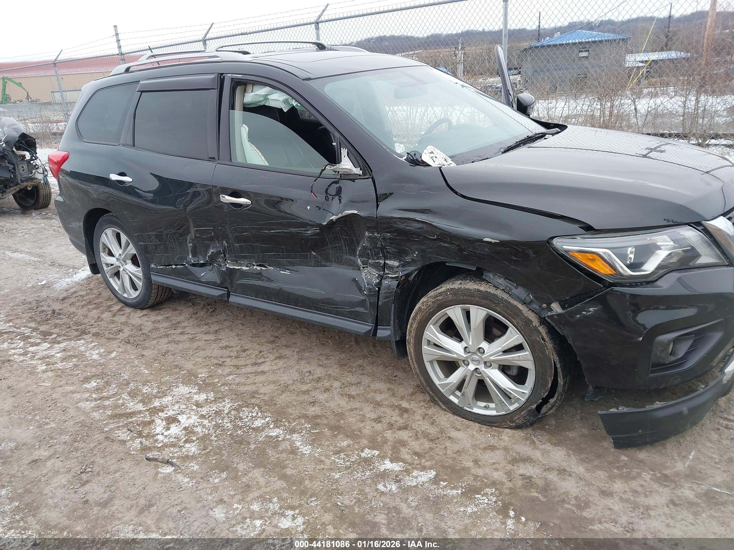 NISSAN PATHFINDER image 6