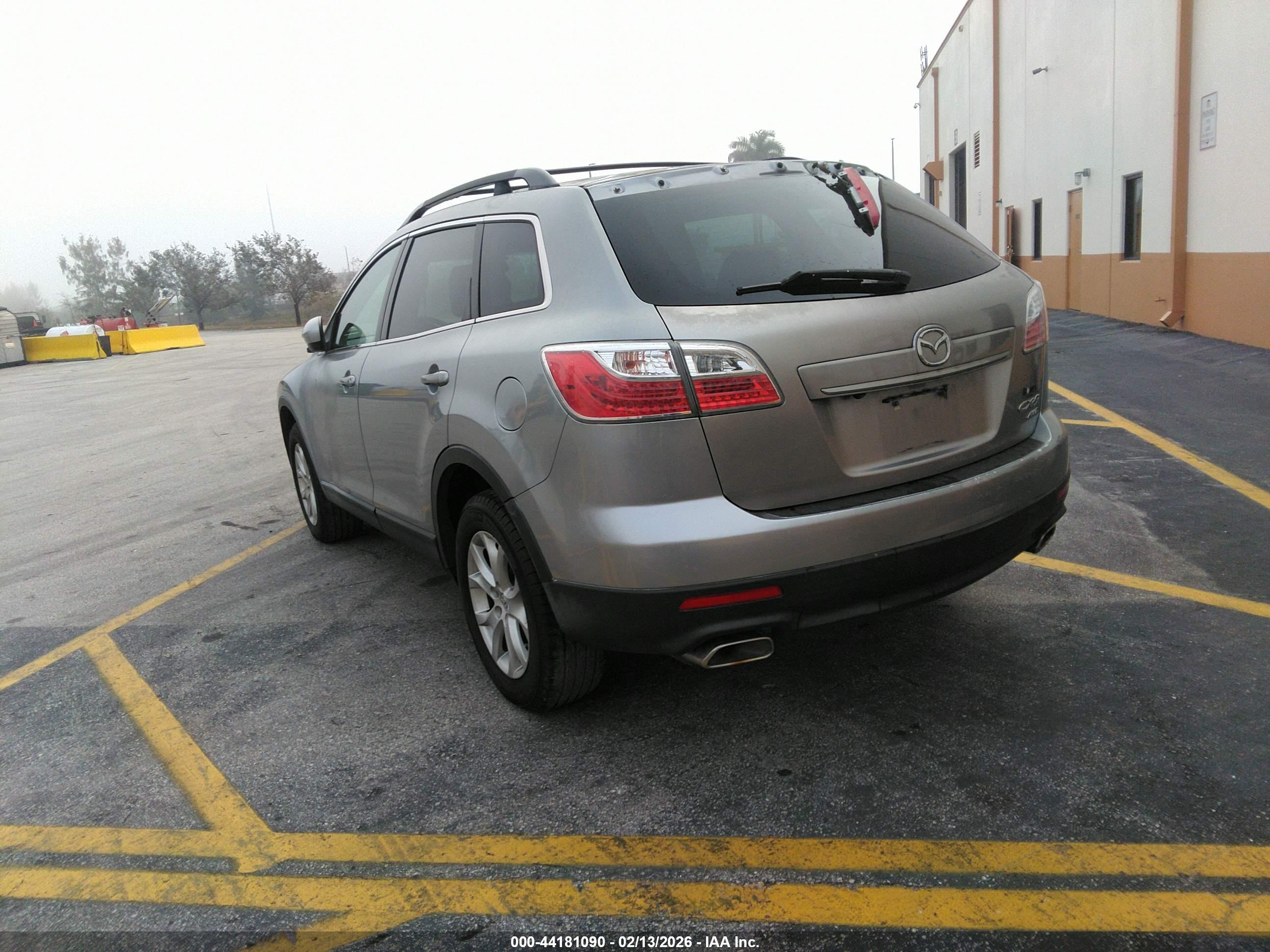MAZDA CX-9 image 3