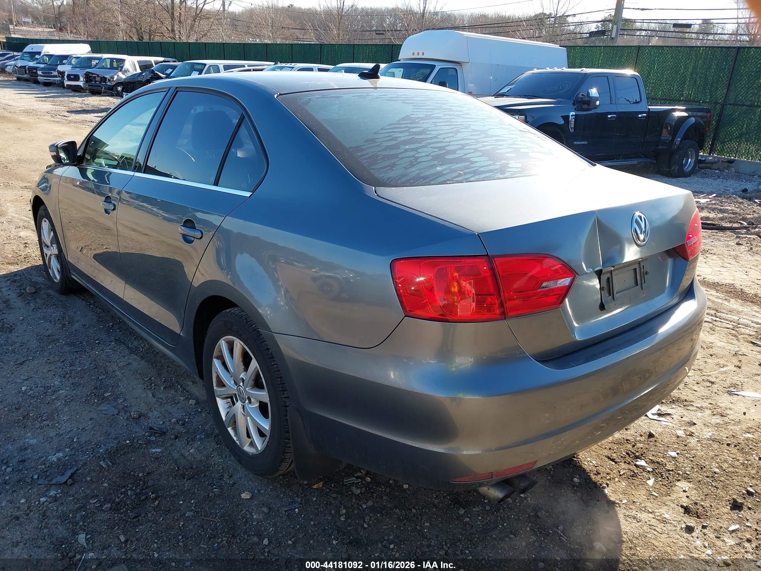 VOLKSWAGEN JETTA image 3
