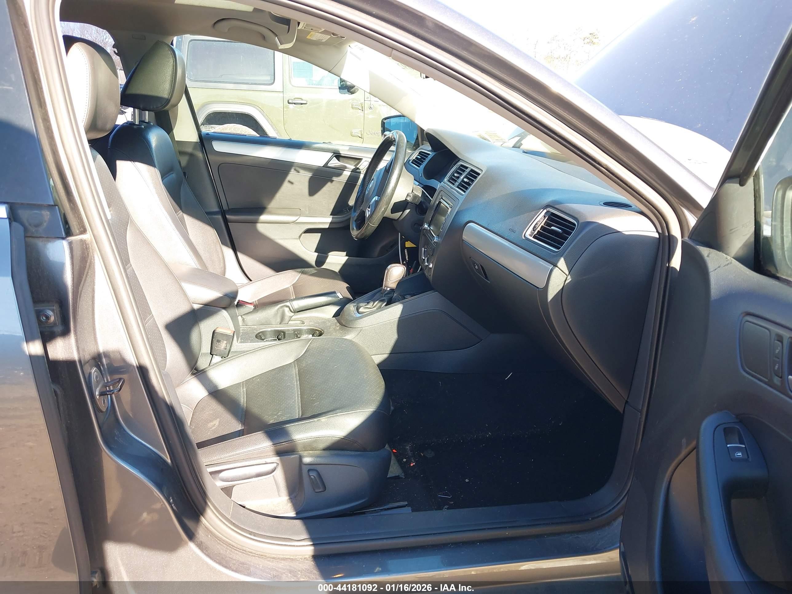 VOLKSWAGEN JETTA image 5