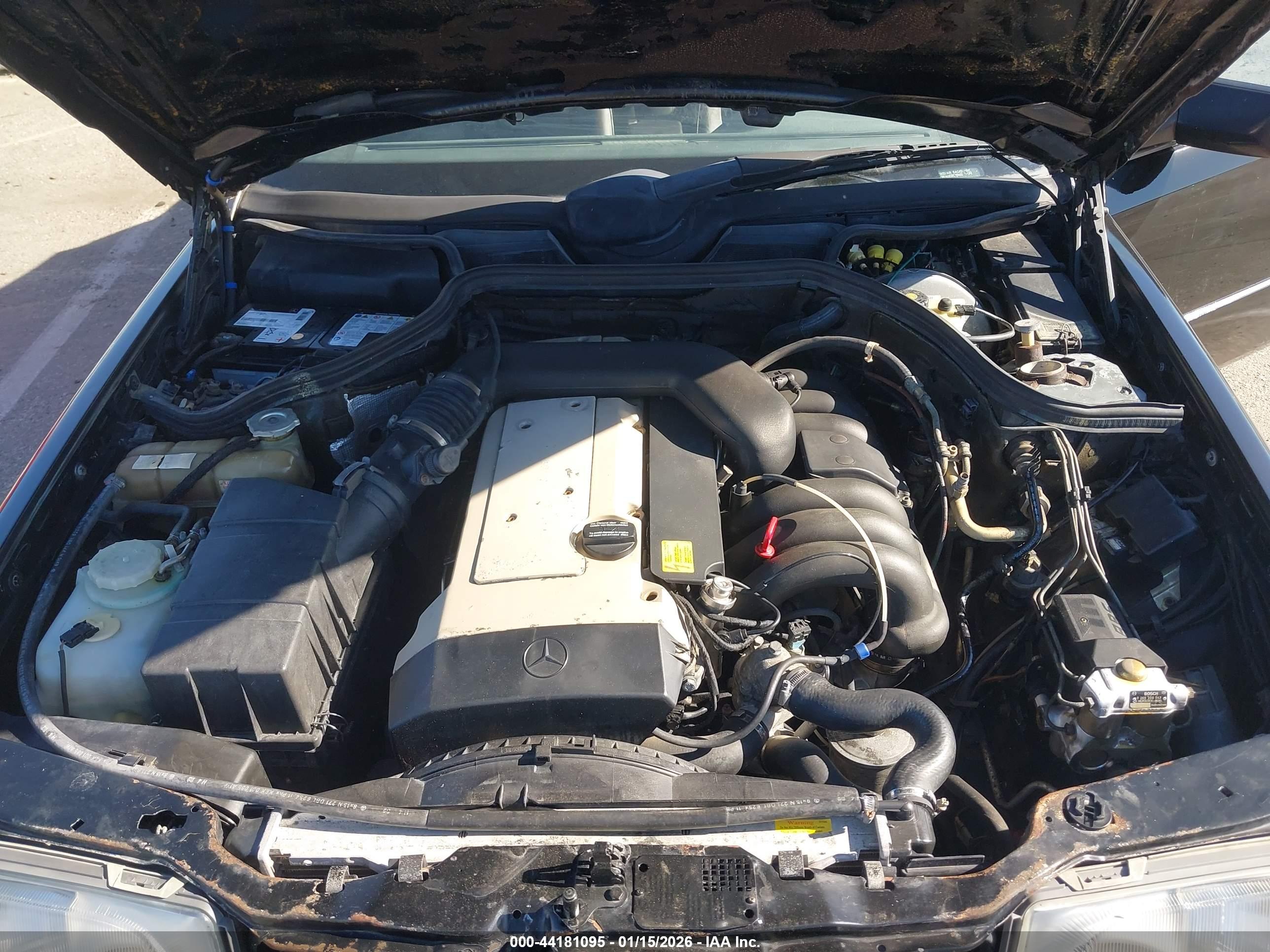 MERCEDES-BENZ E image 10