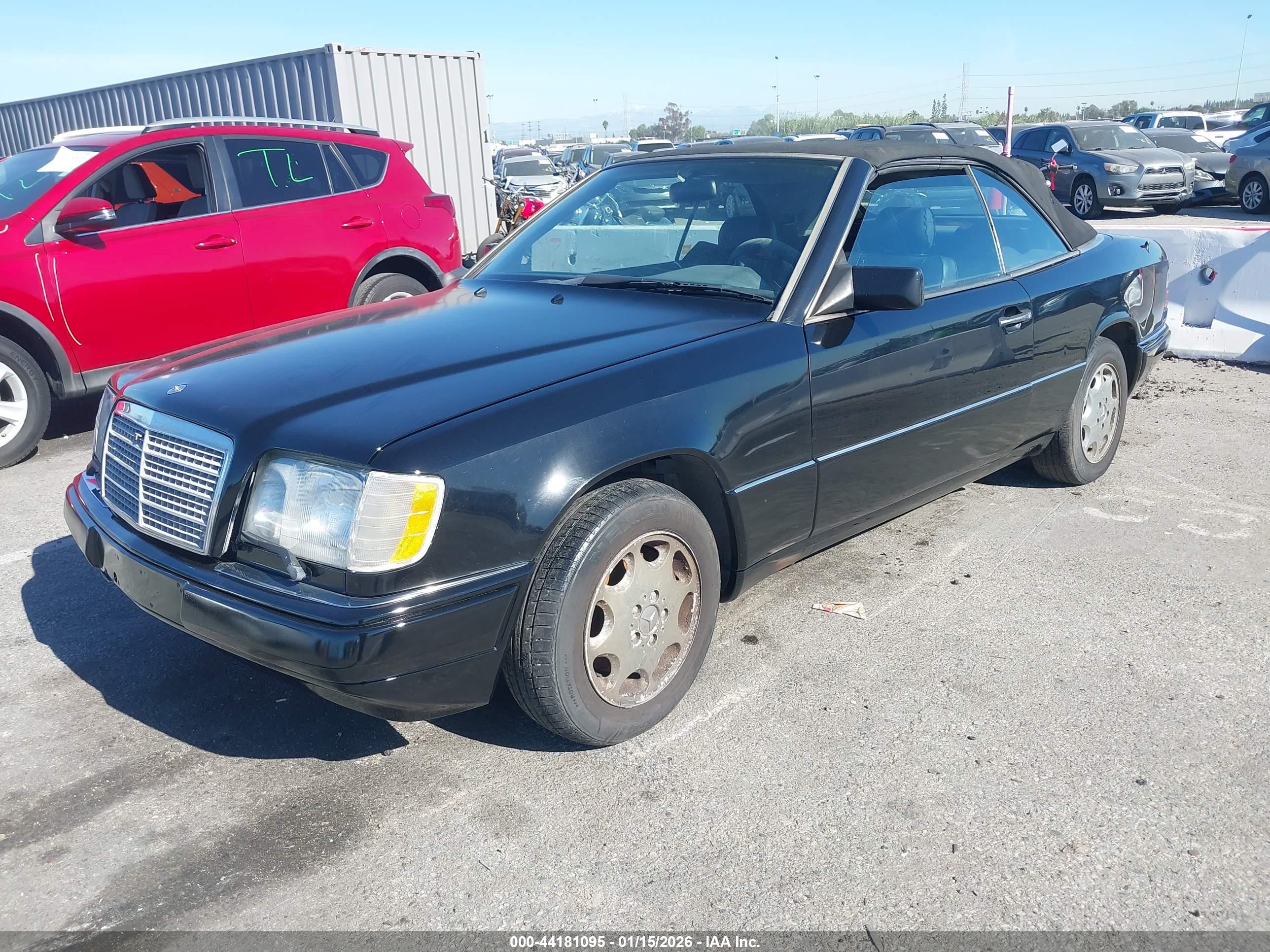 MERCEDES-BENZ E image 2
