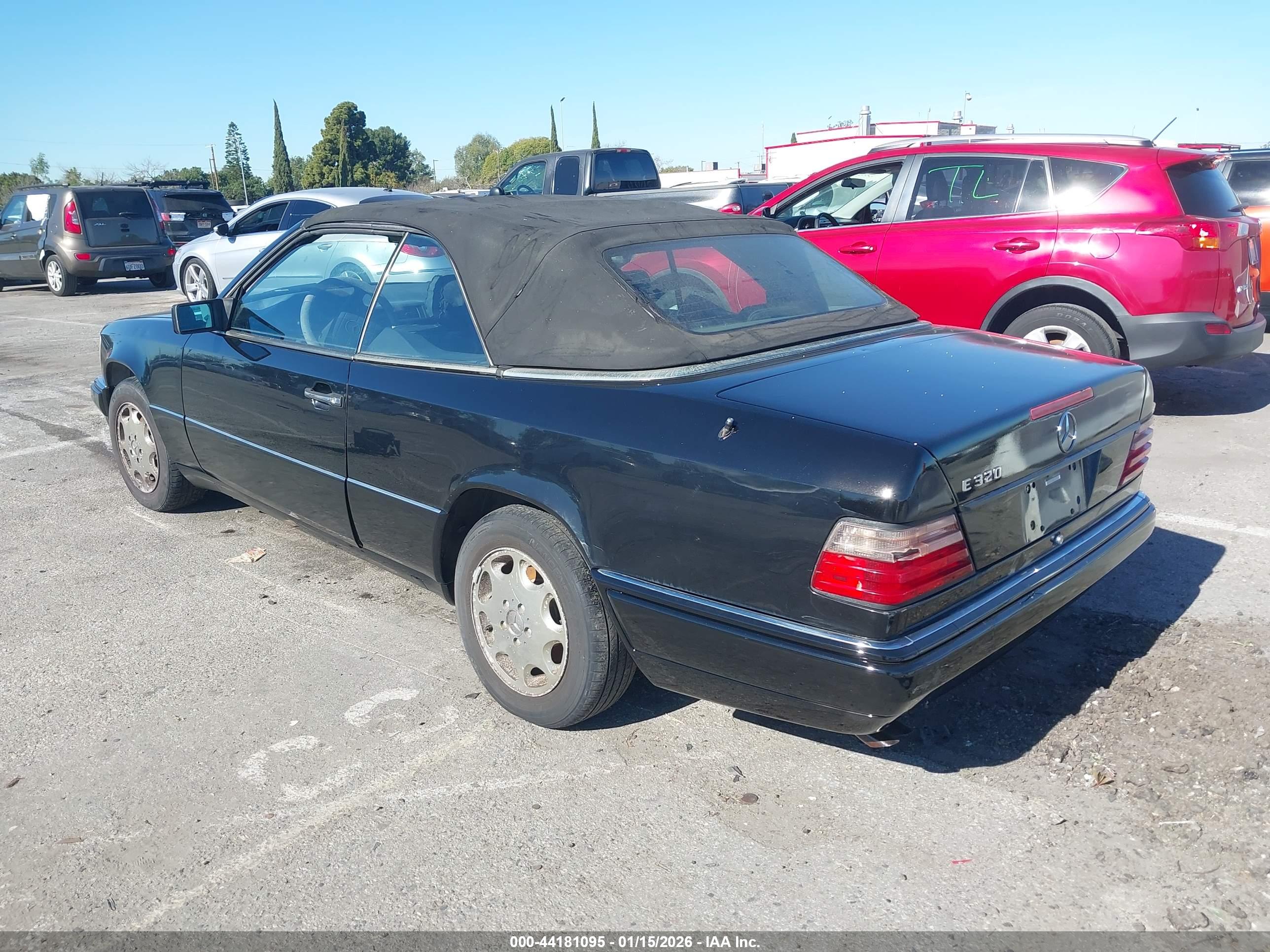 MERCEDES-BENZ E image 3