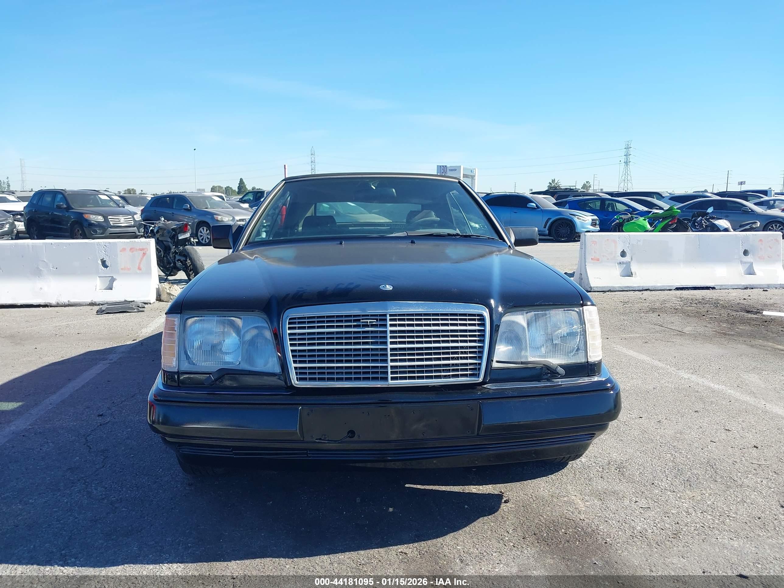 MERCEDES-BENZ E image 6