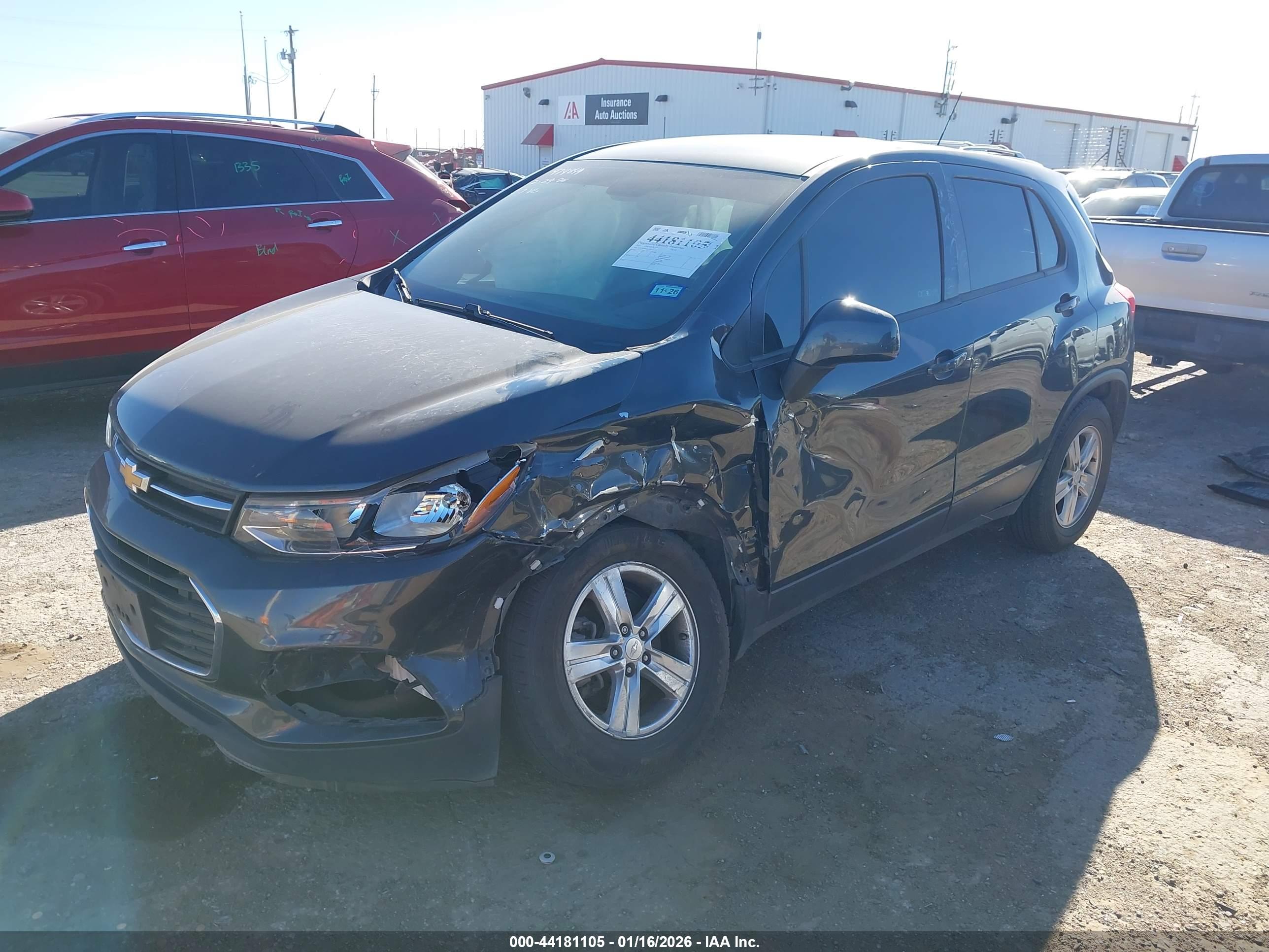 CHEVROLET TRAX image 2