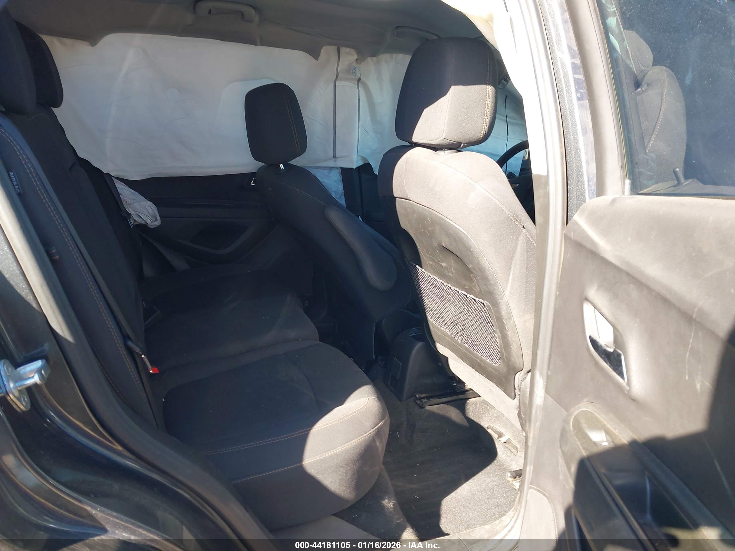 CHEVROLET TRAX image 8