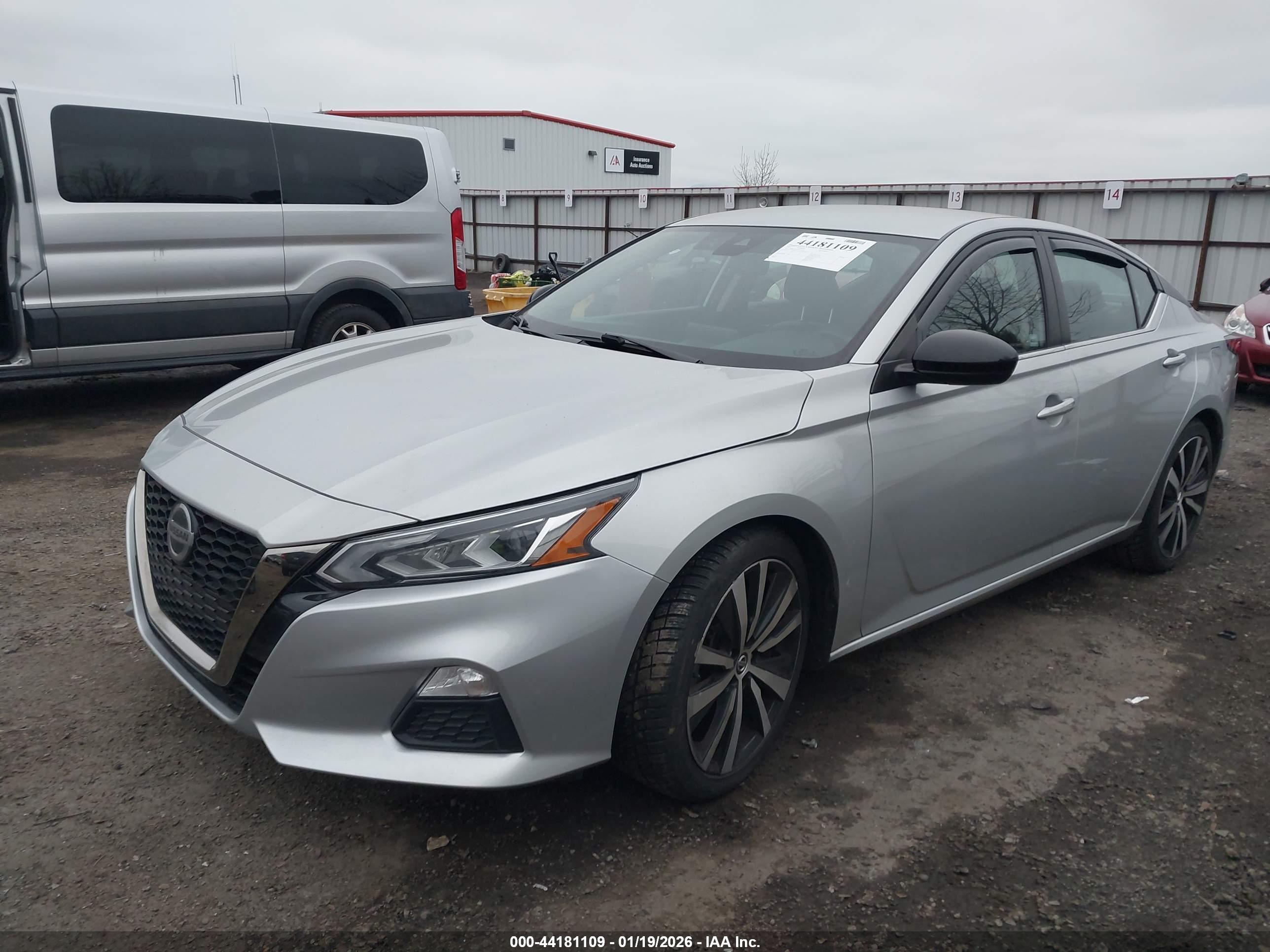 NISSAN ALTIMA image 2