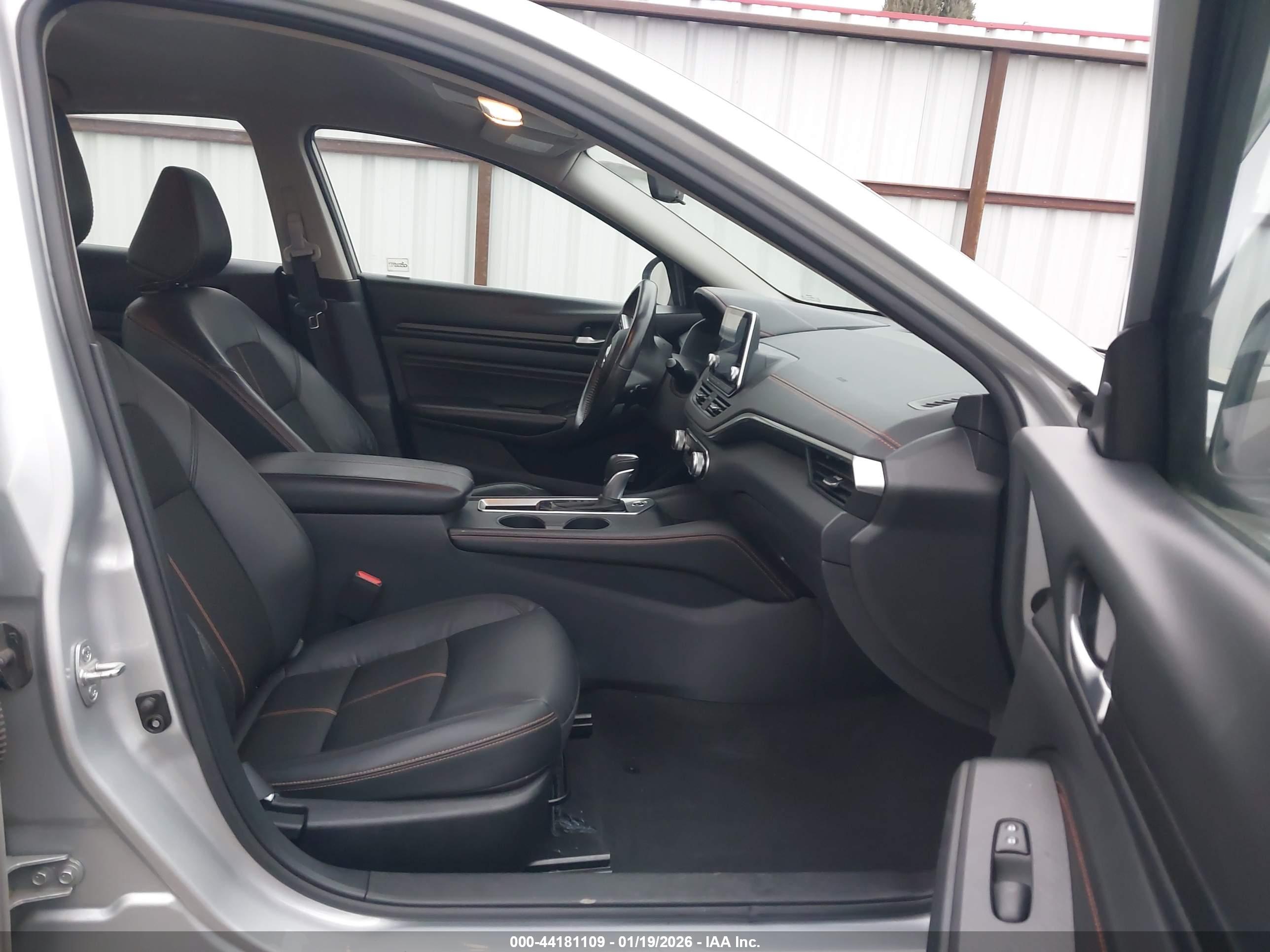 NISSAN ALTIMA image 5