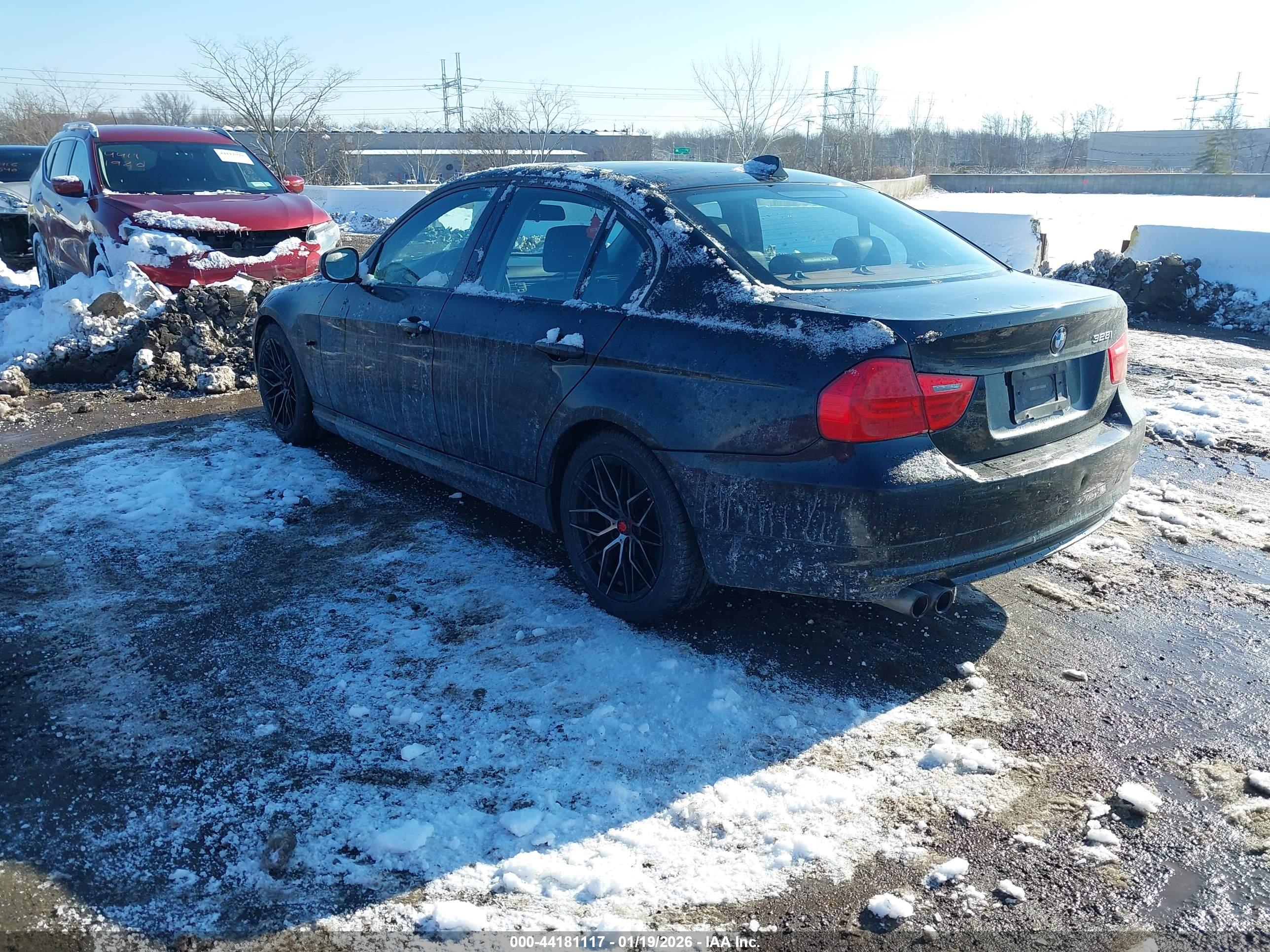 BMW 328I image 3