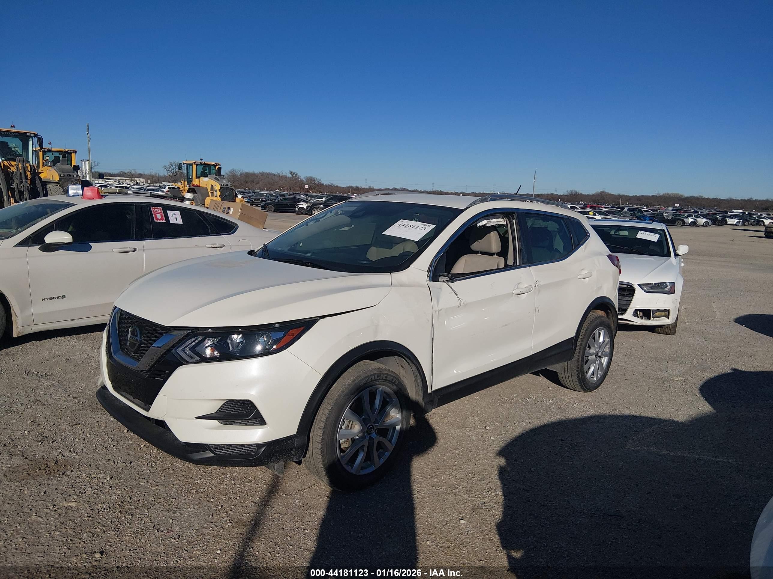 NISSAN ROGUE image 2