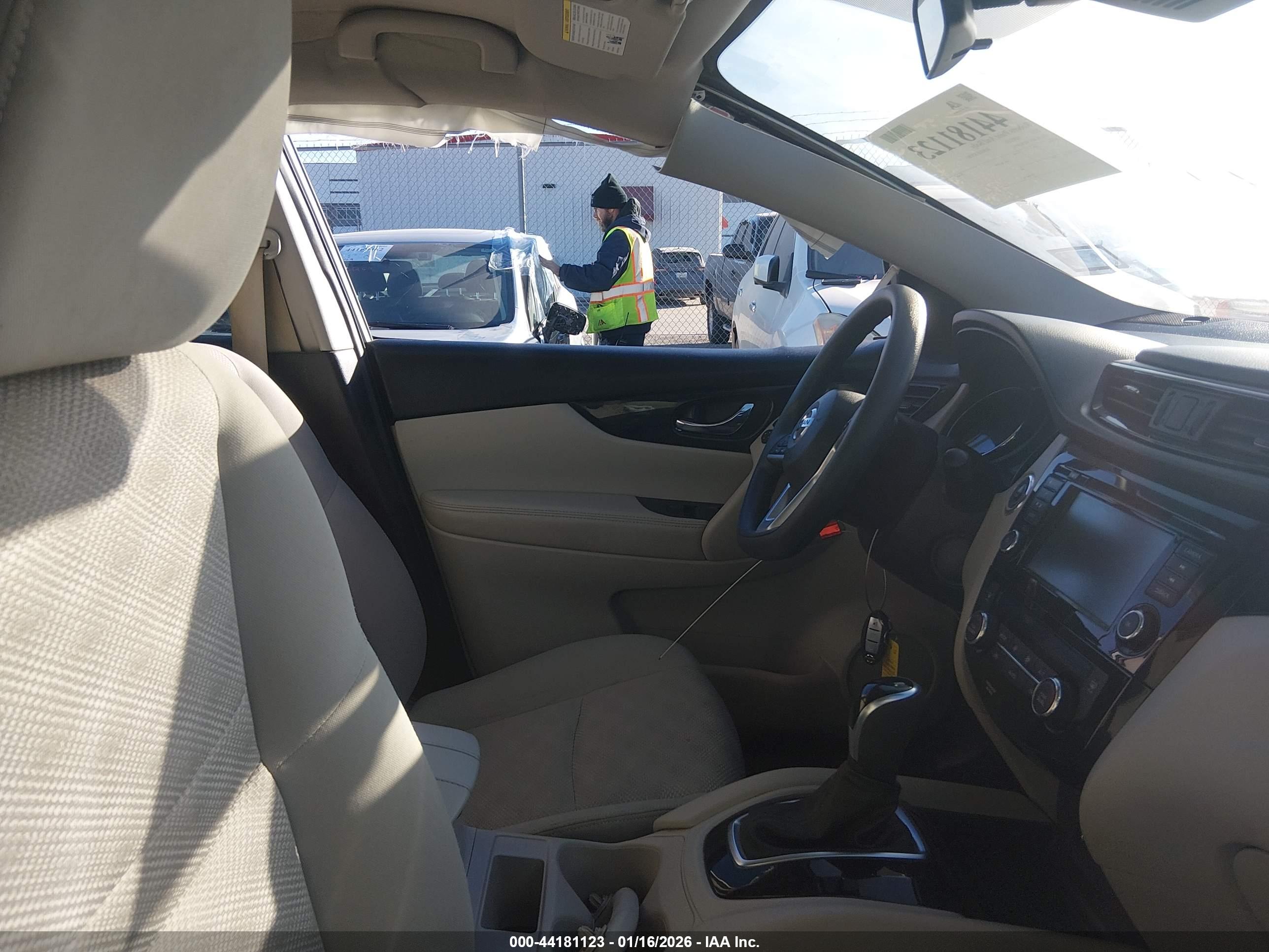 NISSAN ROGUE image 5