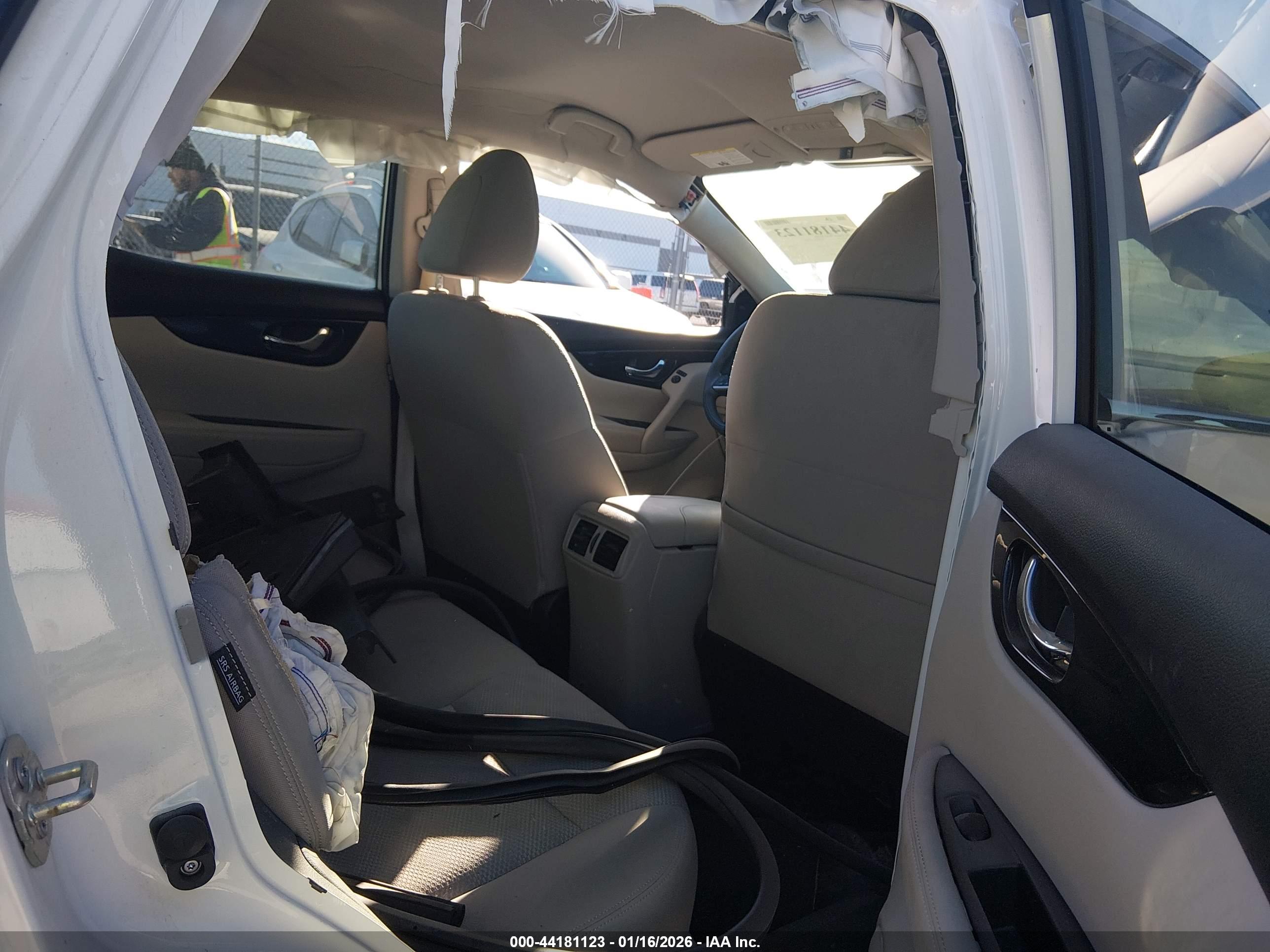 NISSAN ROGUE image 8