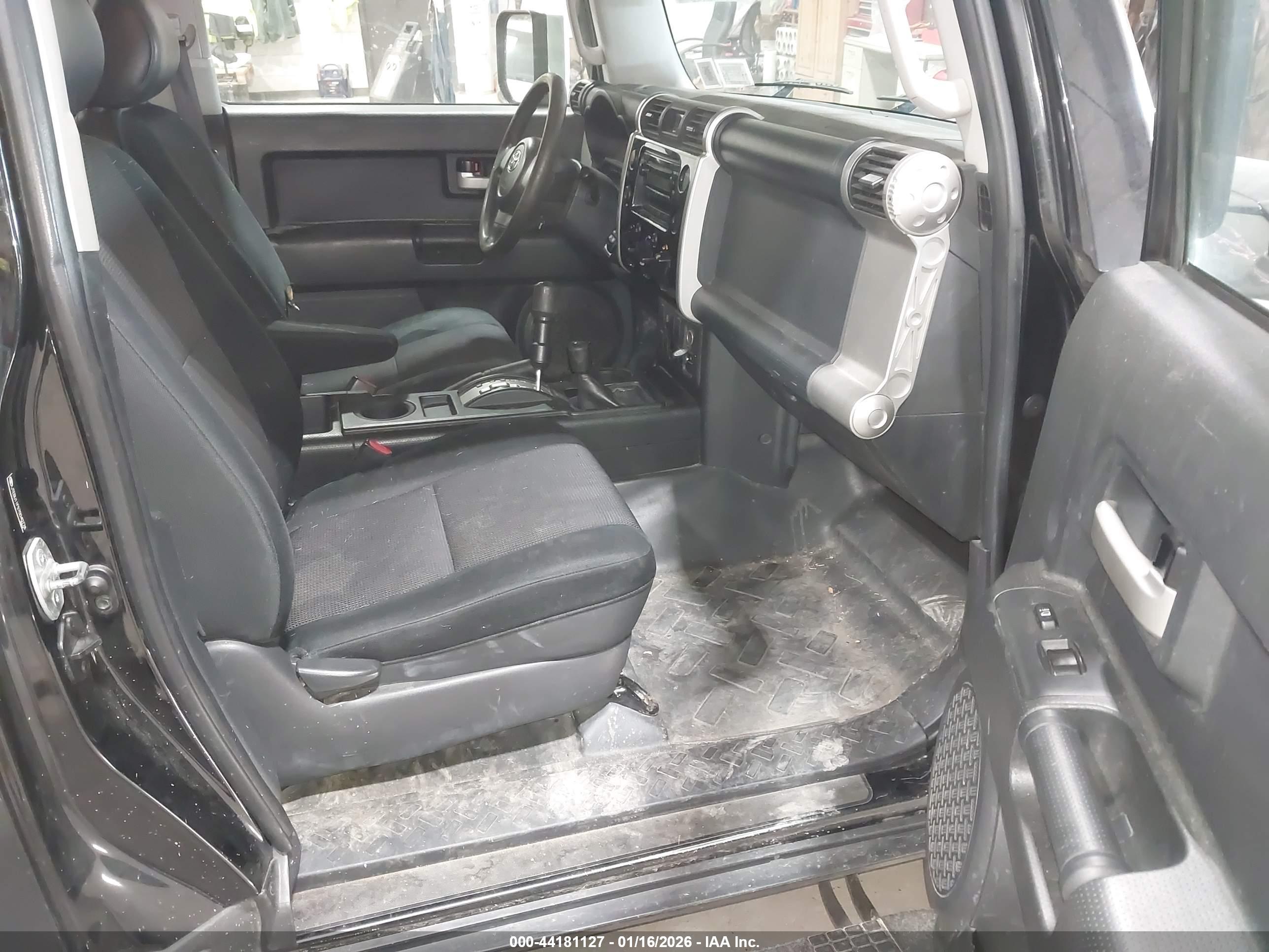 TOYOTA FJ image 5