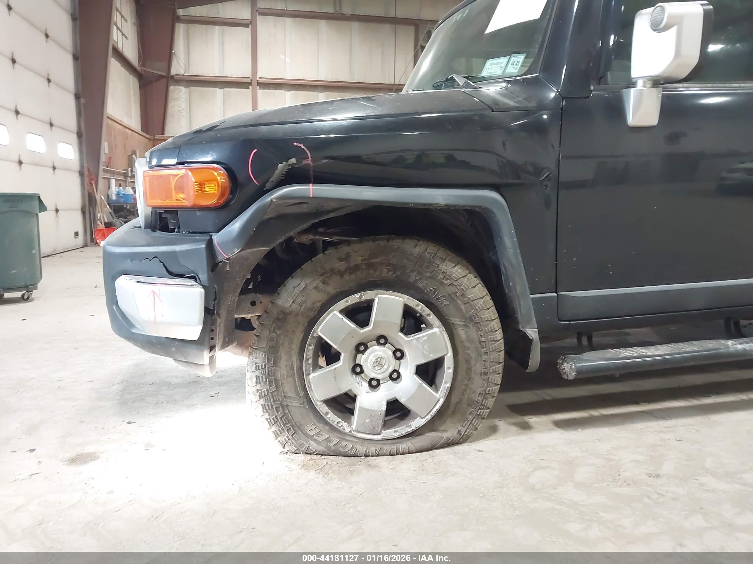 TOYOTA FJ image 6