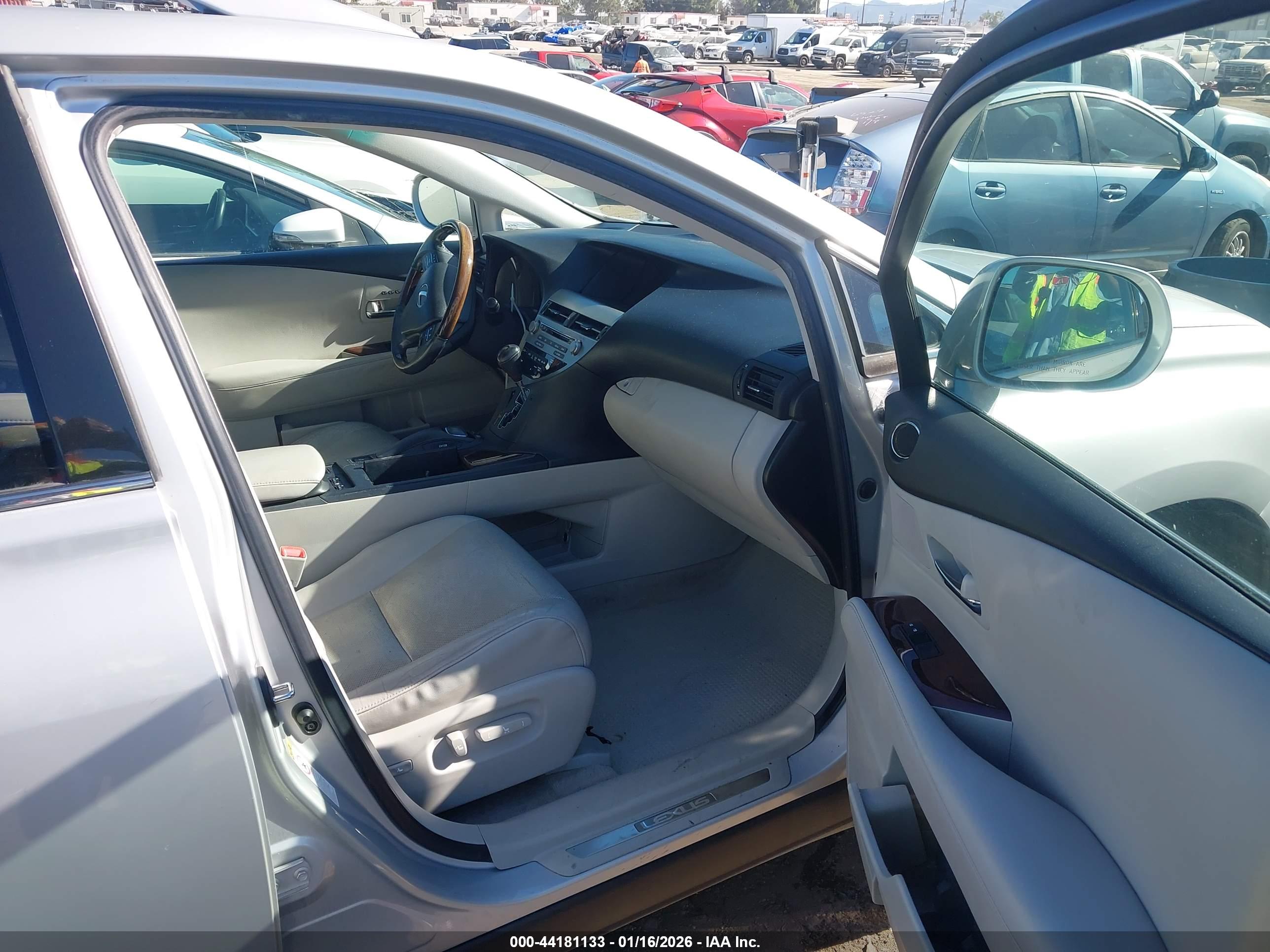 LEXUS RX image 5