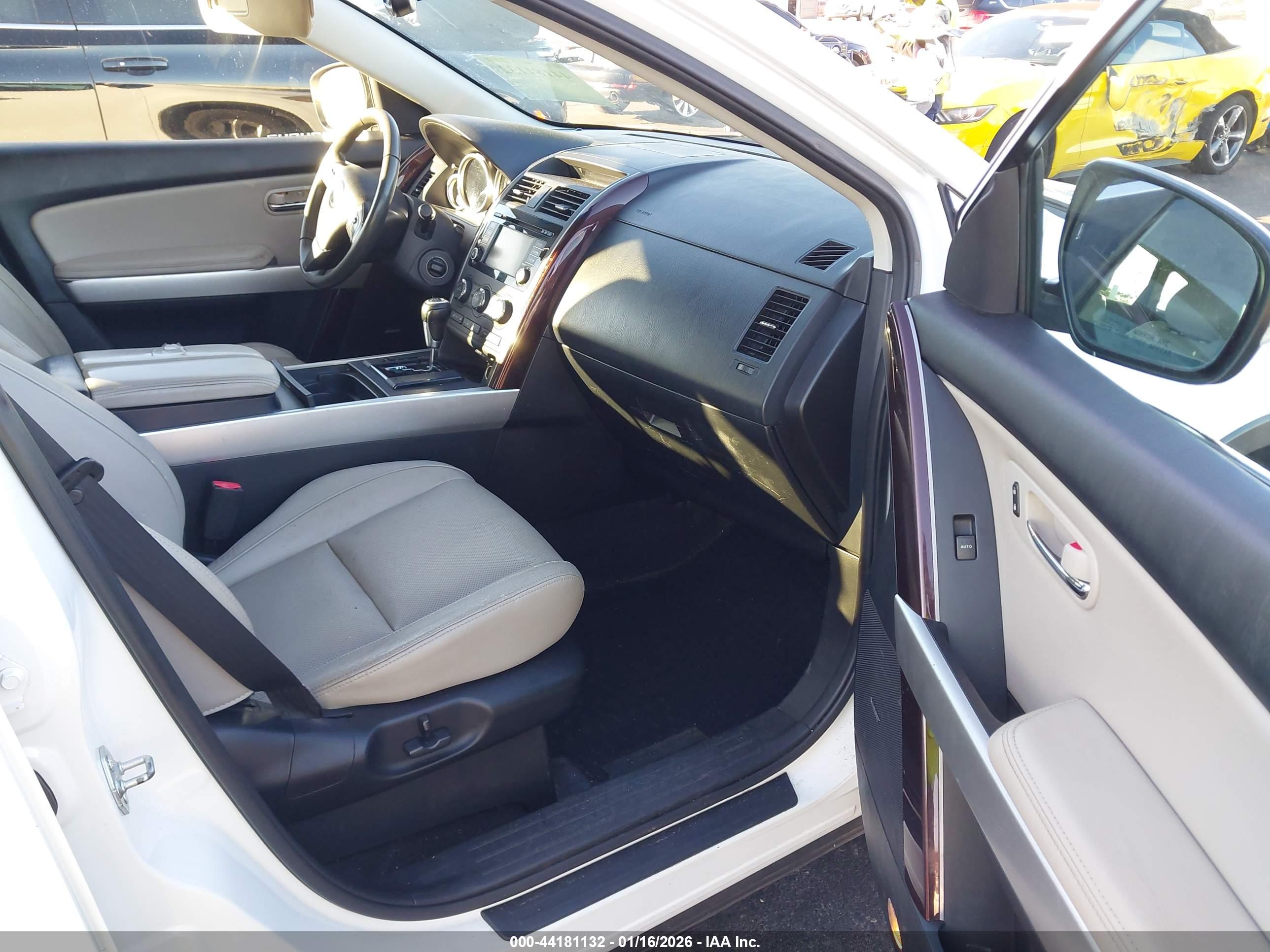 MAZDA CX-9 image 5
