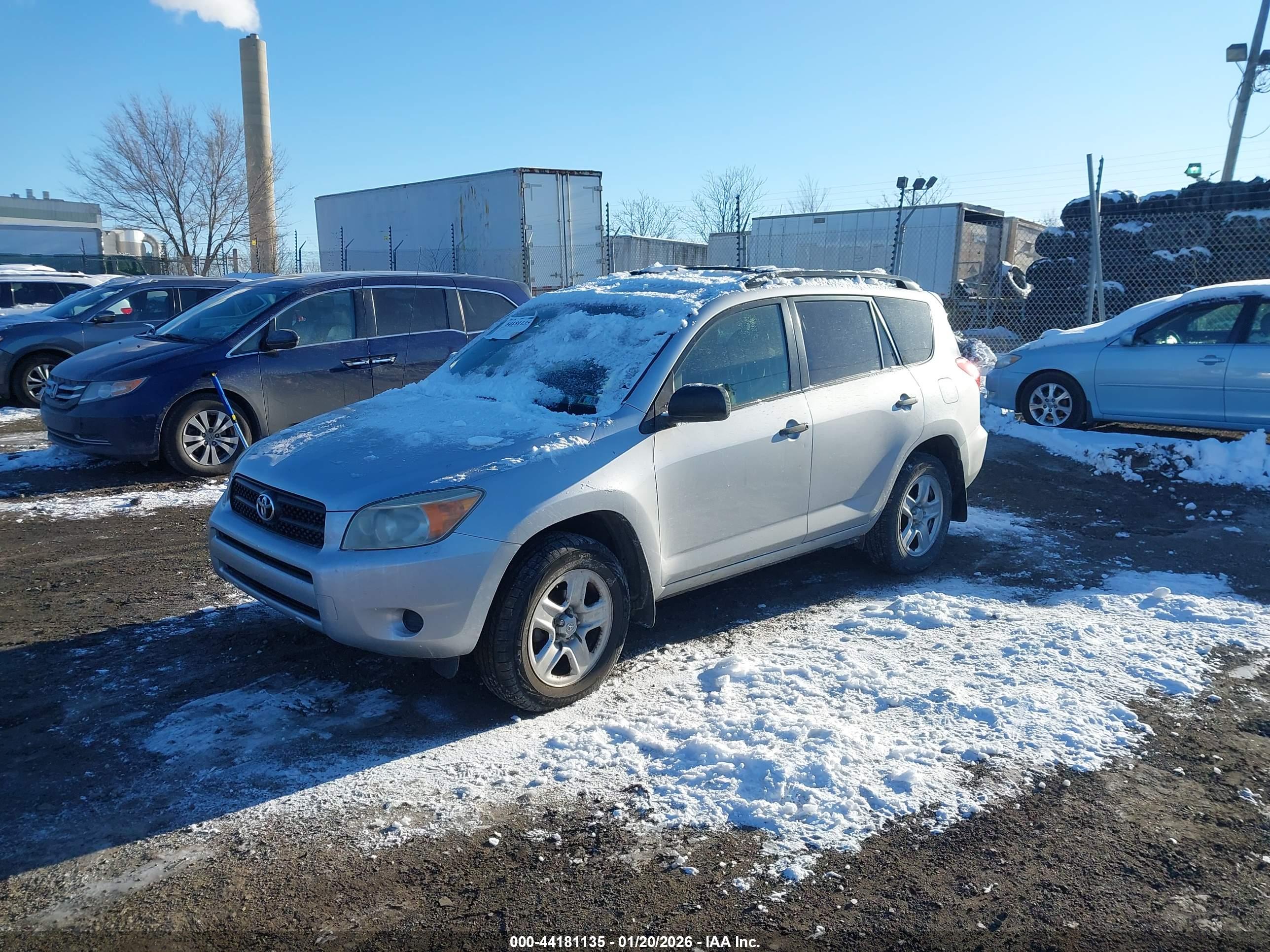 TOYOTA RAV4 image 2
