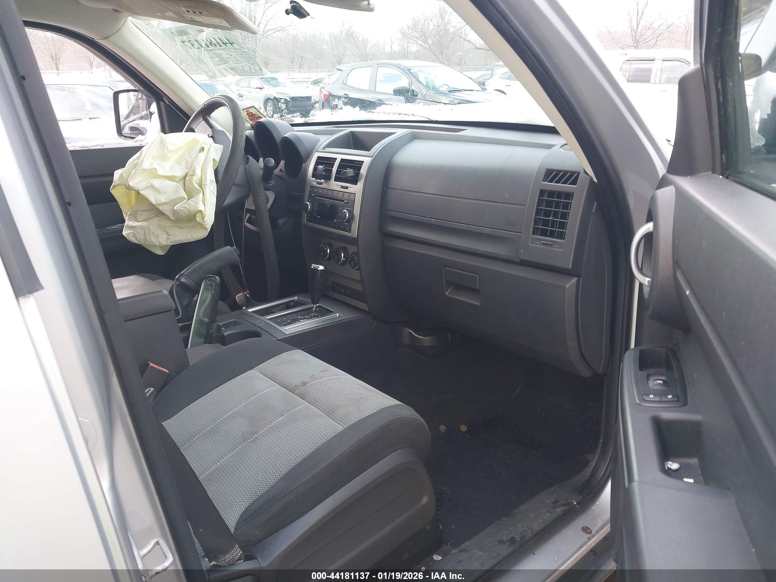DODGE NITRO image 5
