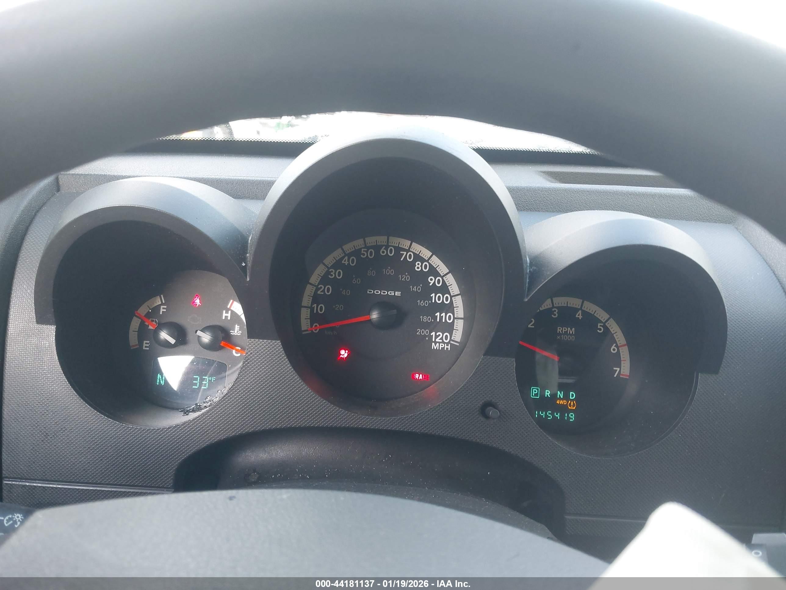 DODGE NITRO image 7