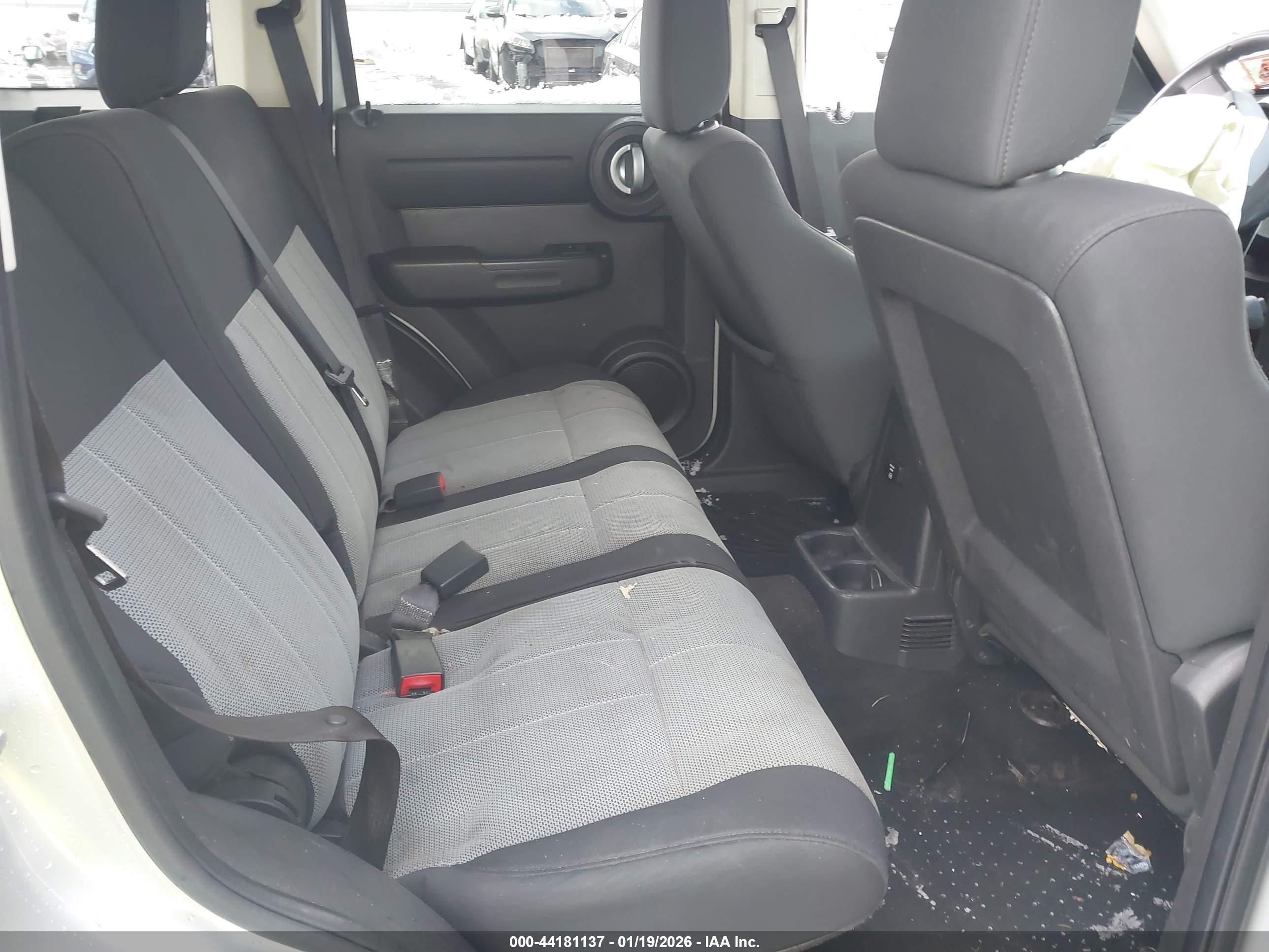 DODGE NITRO image 8