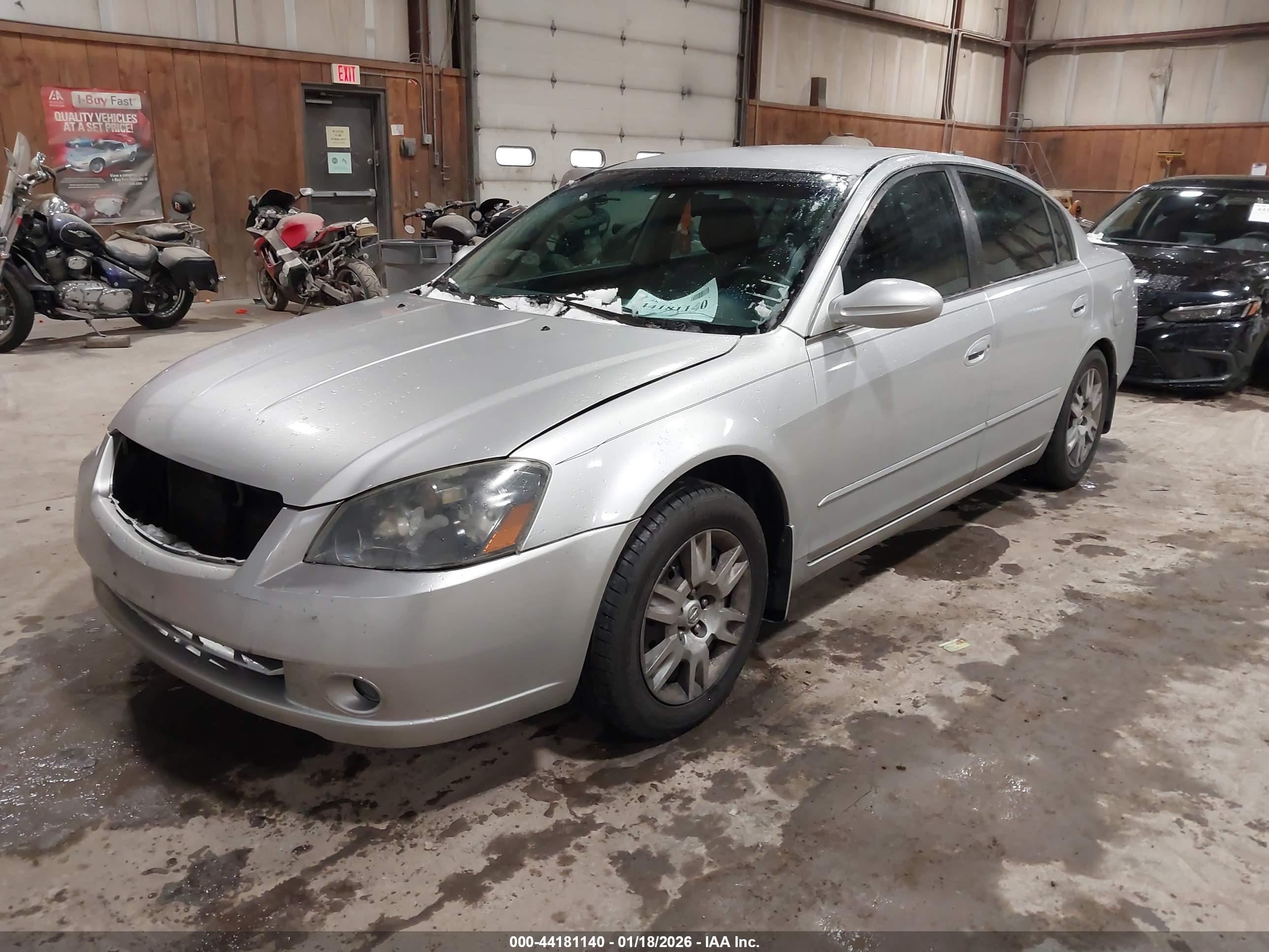 NISSAN ALTIMA image 2