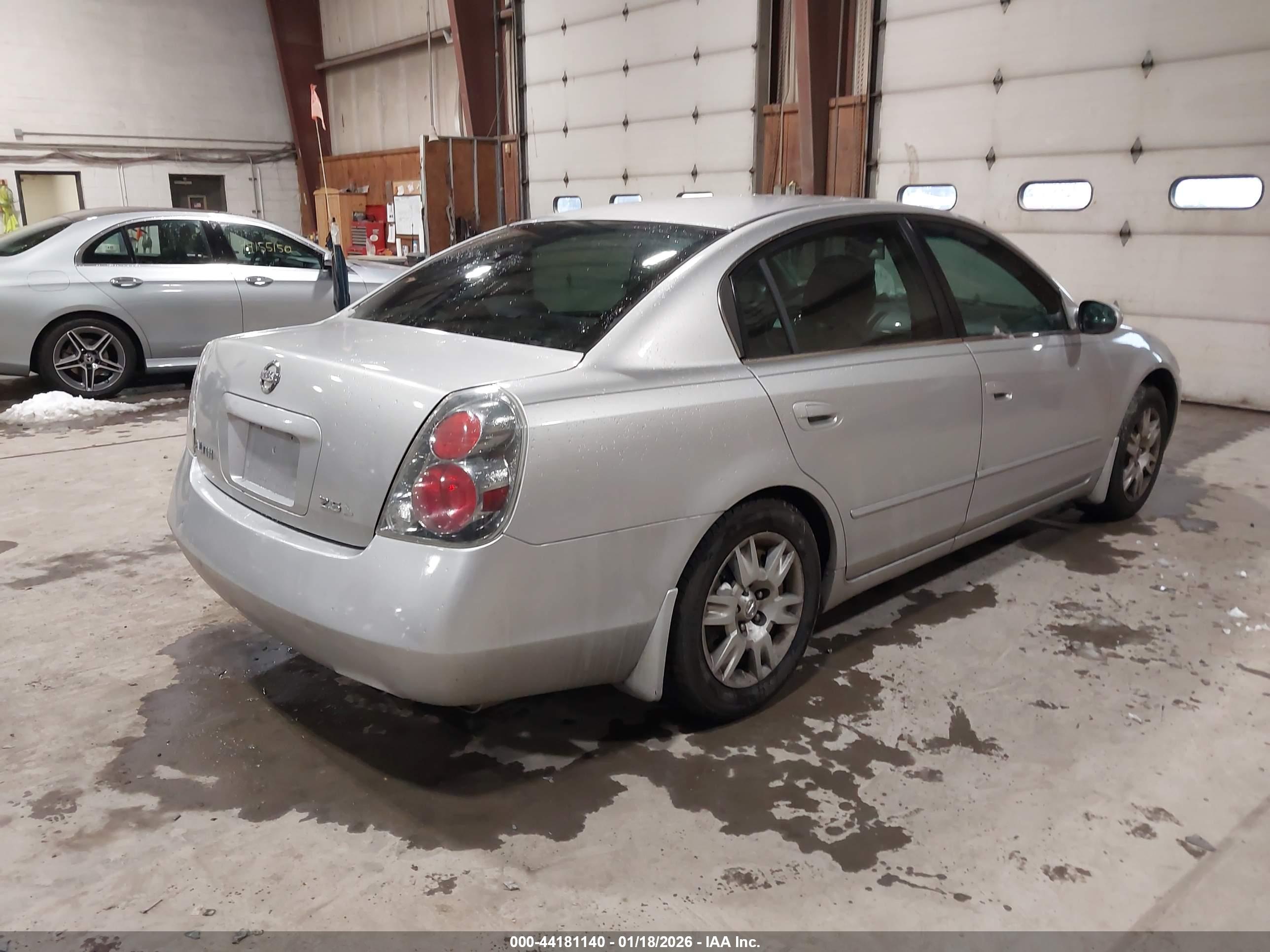 NISSAN ALTIMA image 4