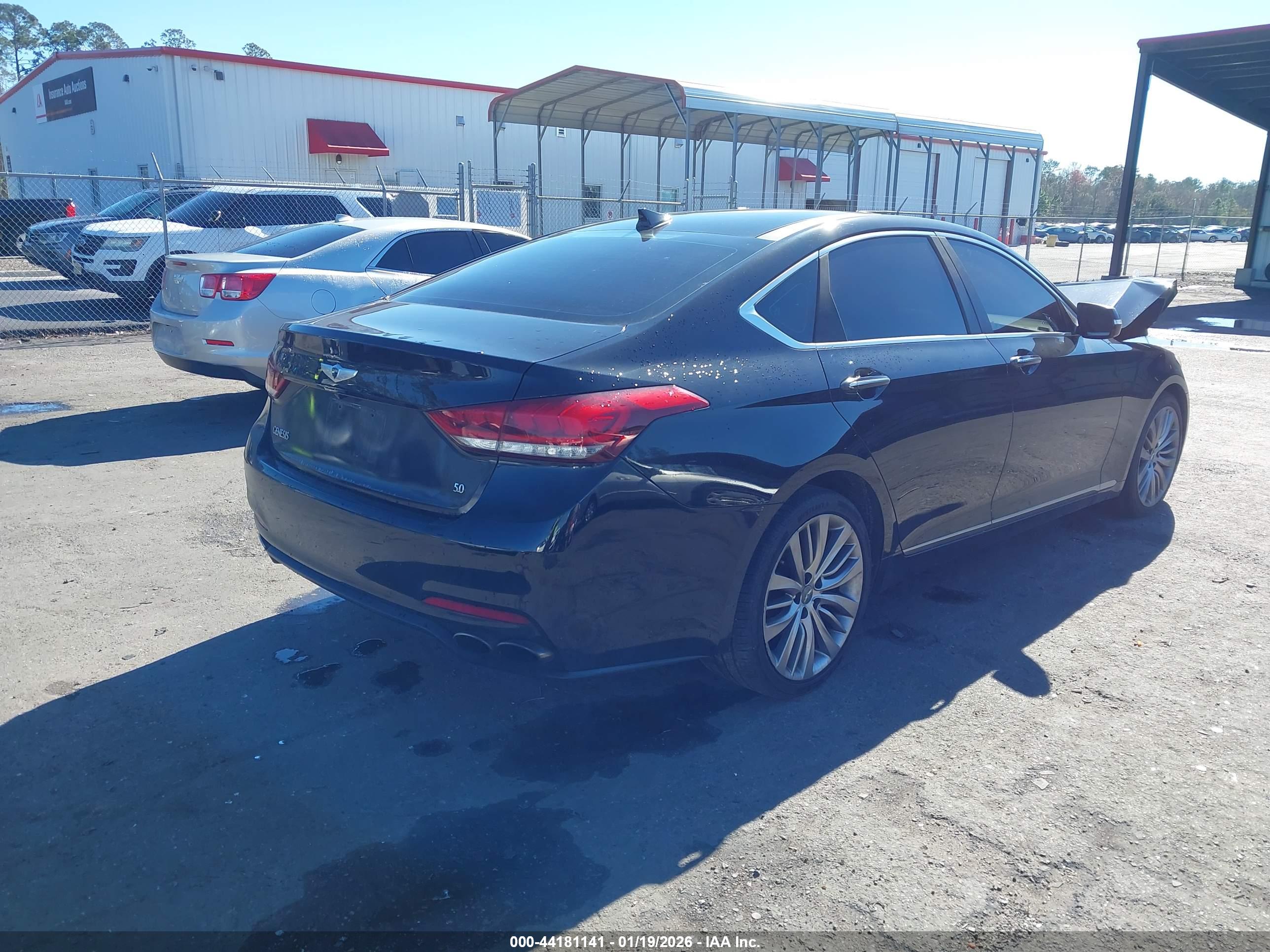HYUNDAI GENESIS image 4