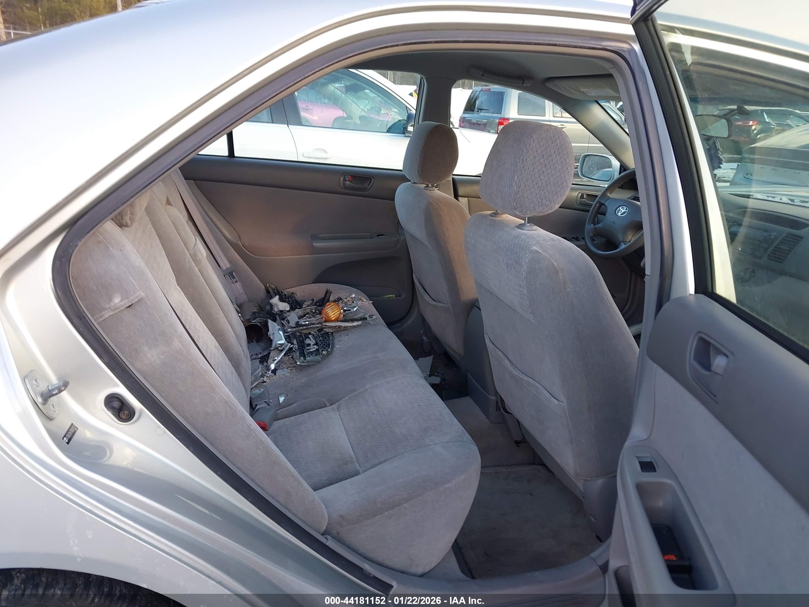 TOYOTA CAMRY image 8