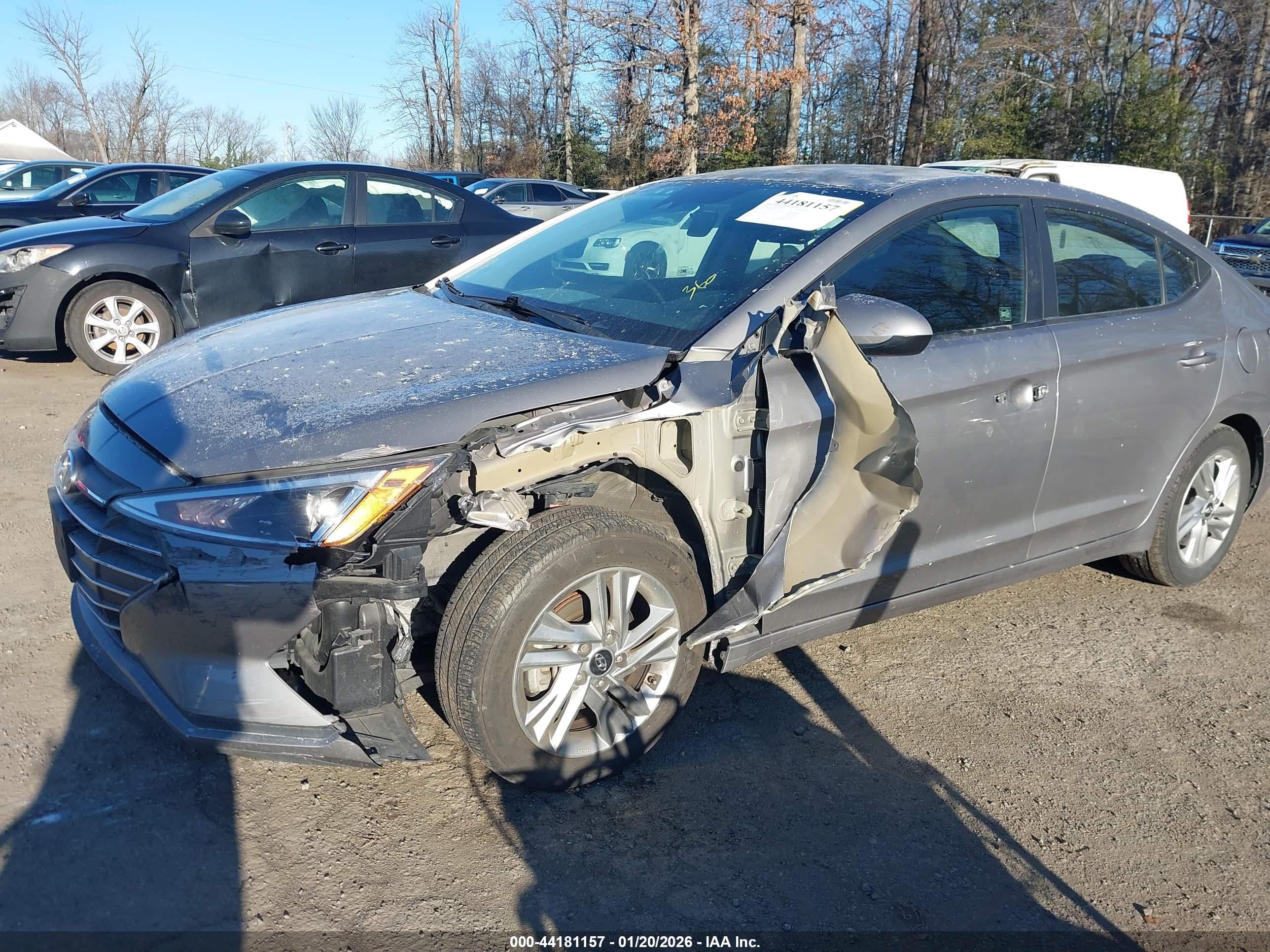 HYUNDAI ELANTRA image 6
