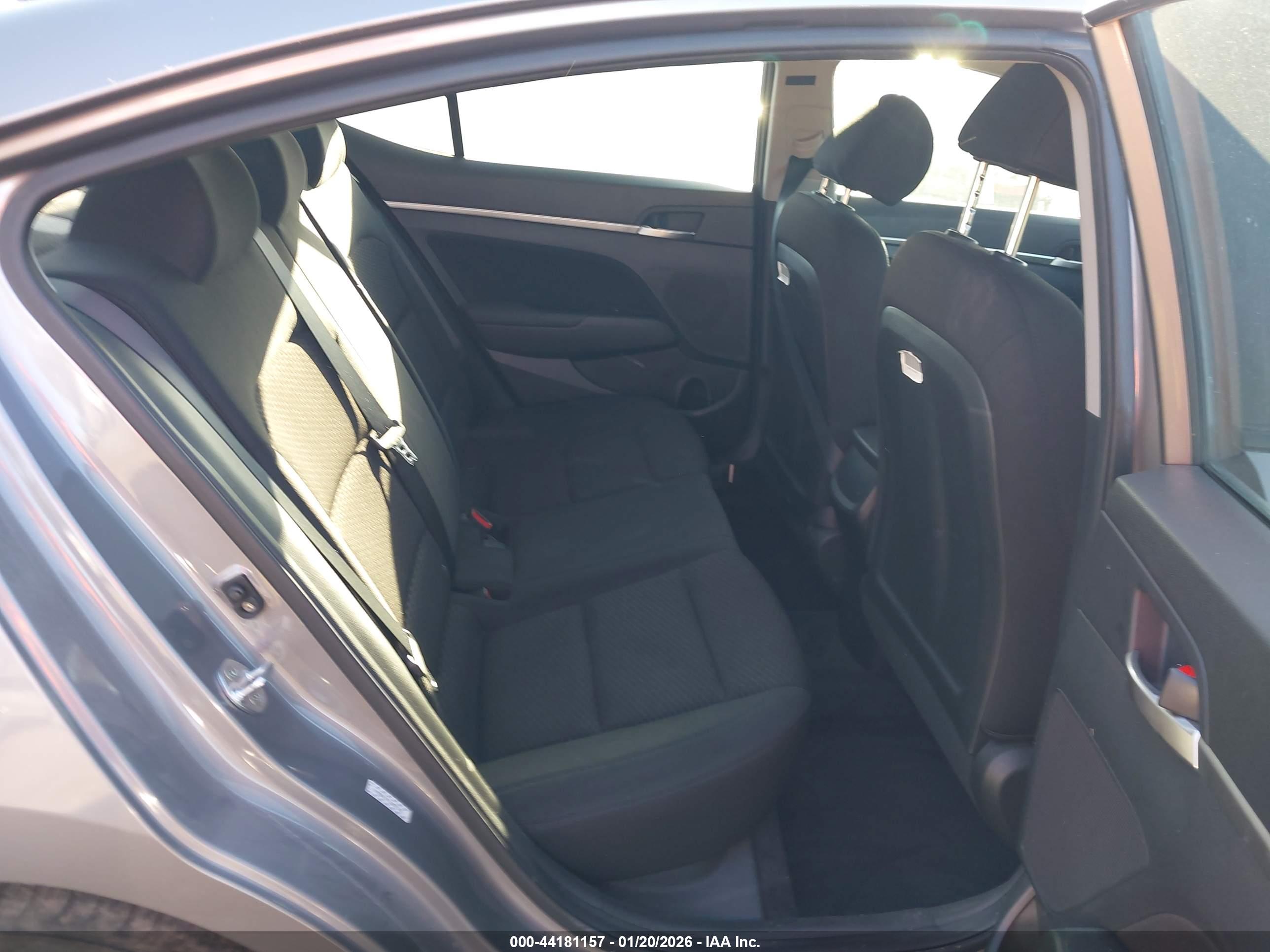 HYUNDAI ELANTRA image 8