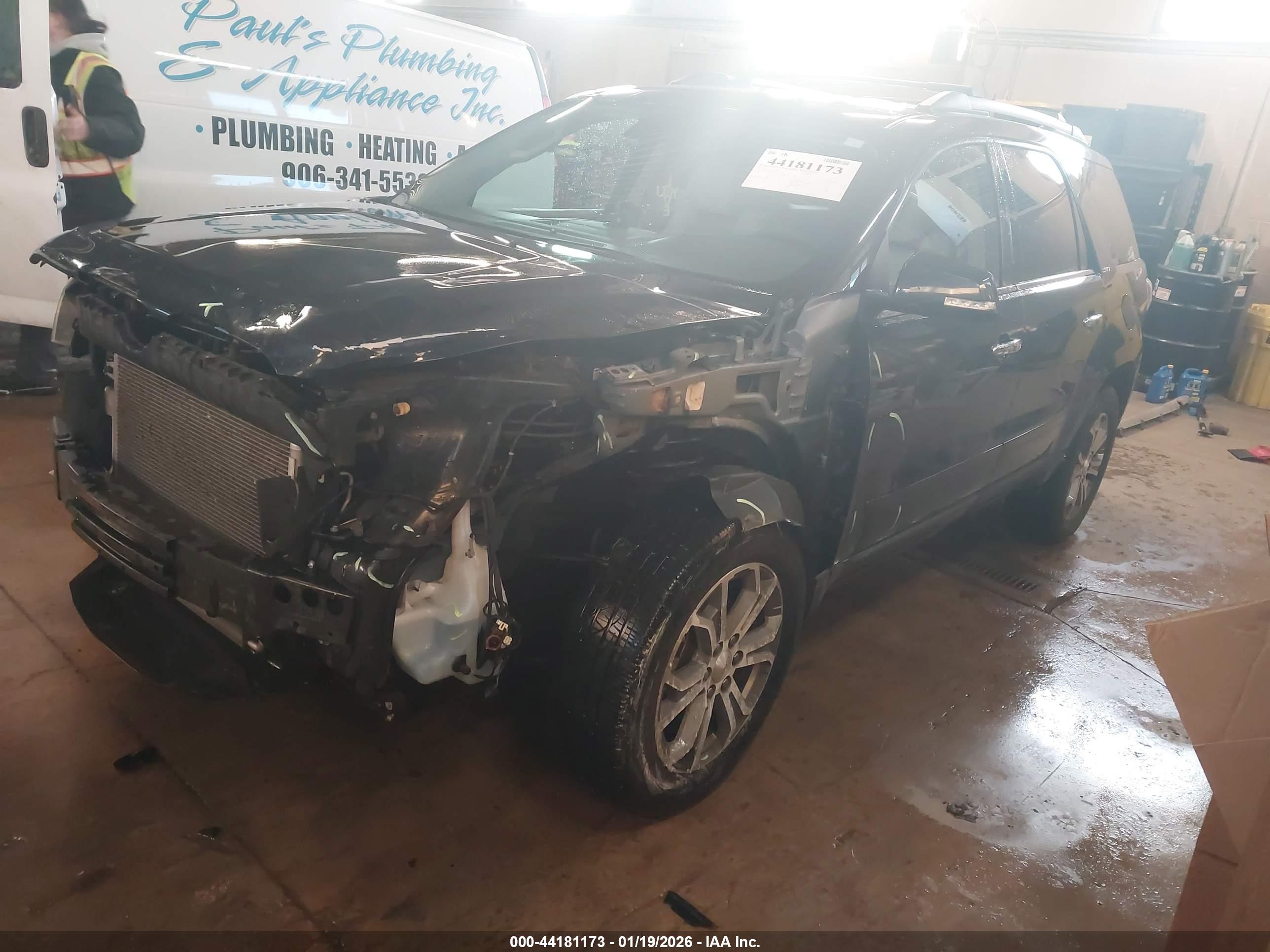 GMC ACADIA image 2